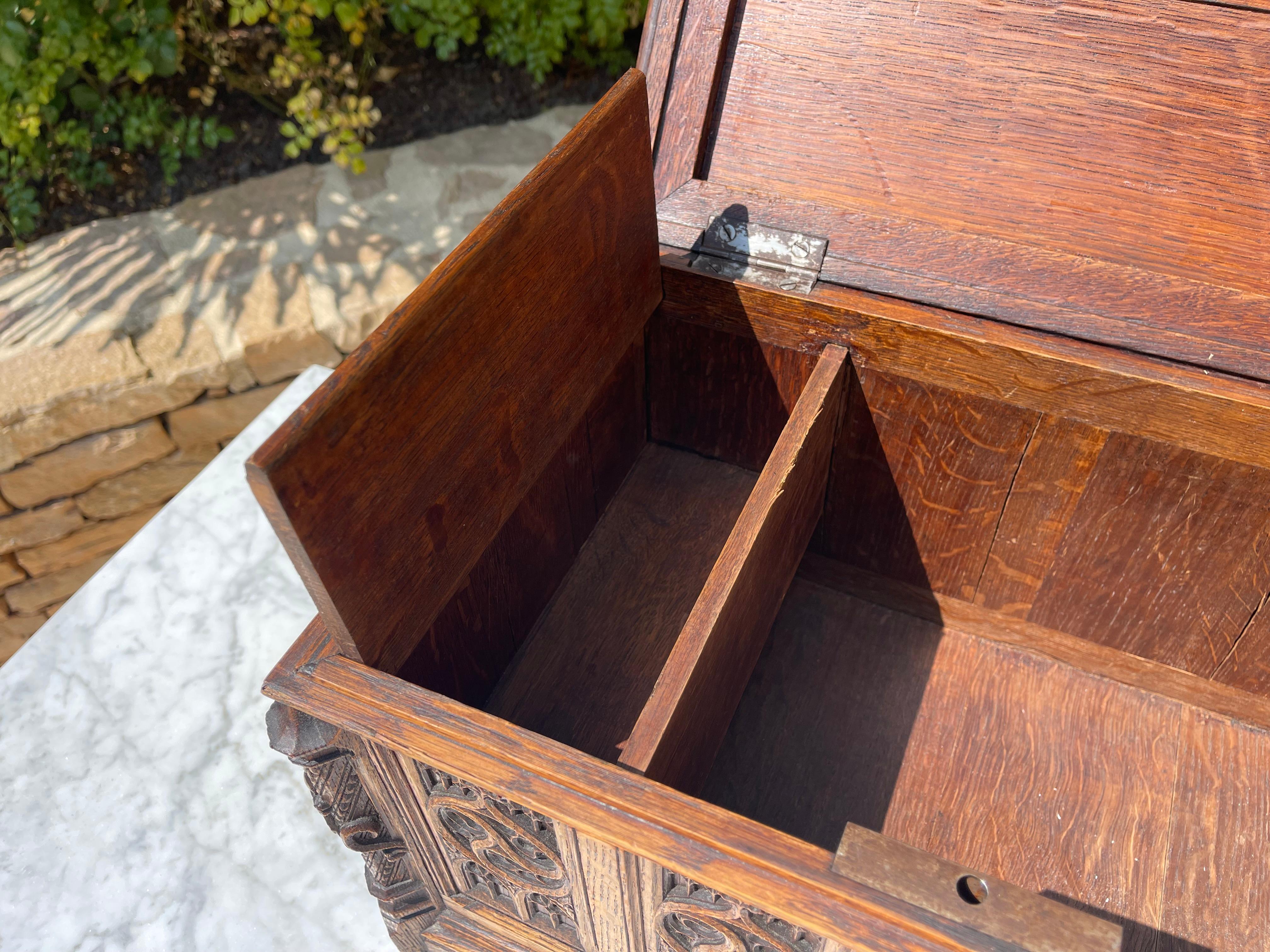 19th Century Gothic Style Oak Box, XIXth century For Sale