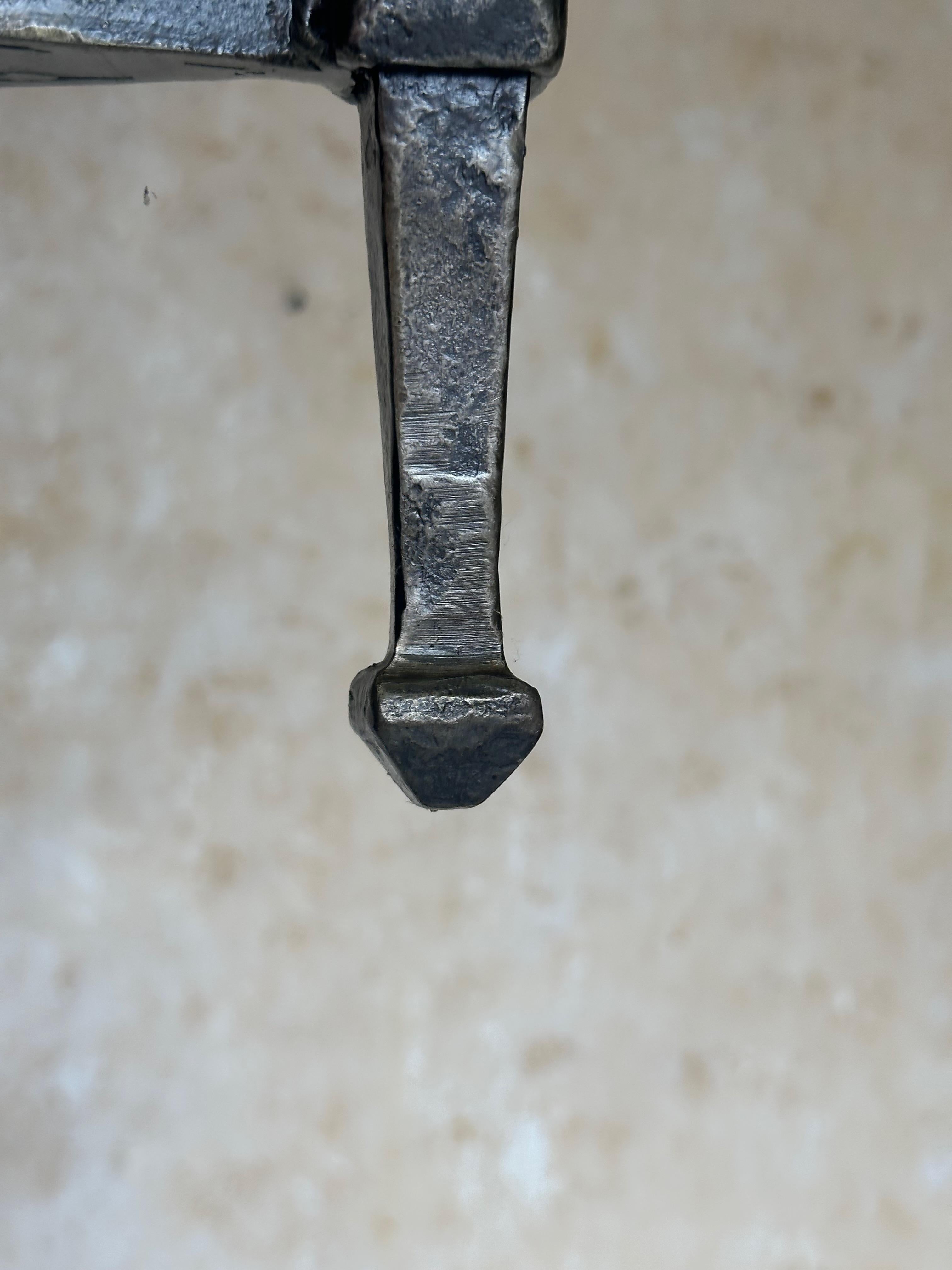 Lampadario a otto luci in stile gotico spagnolo degli anni '40 in vendita 6