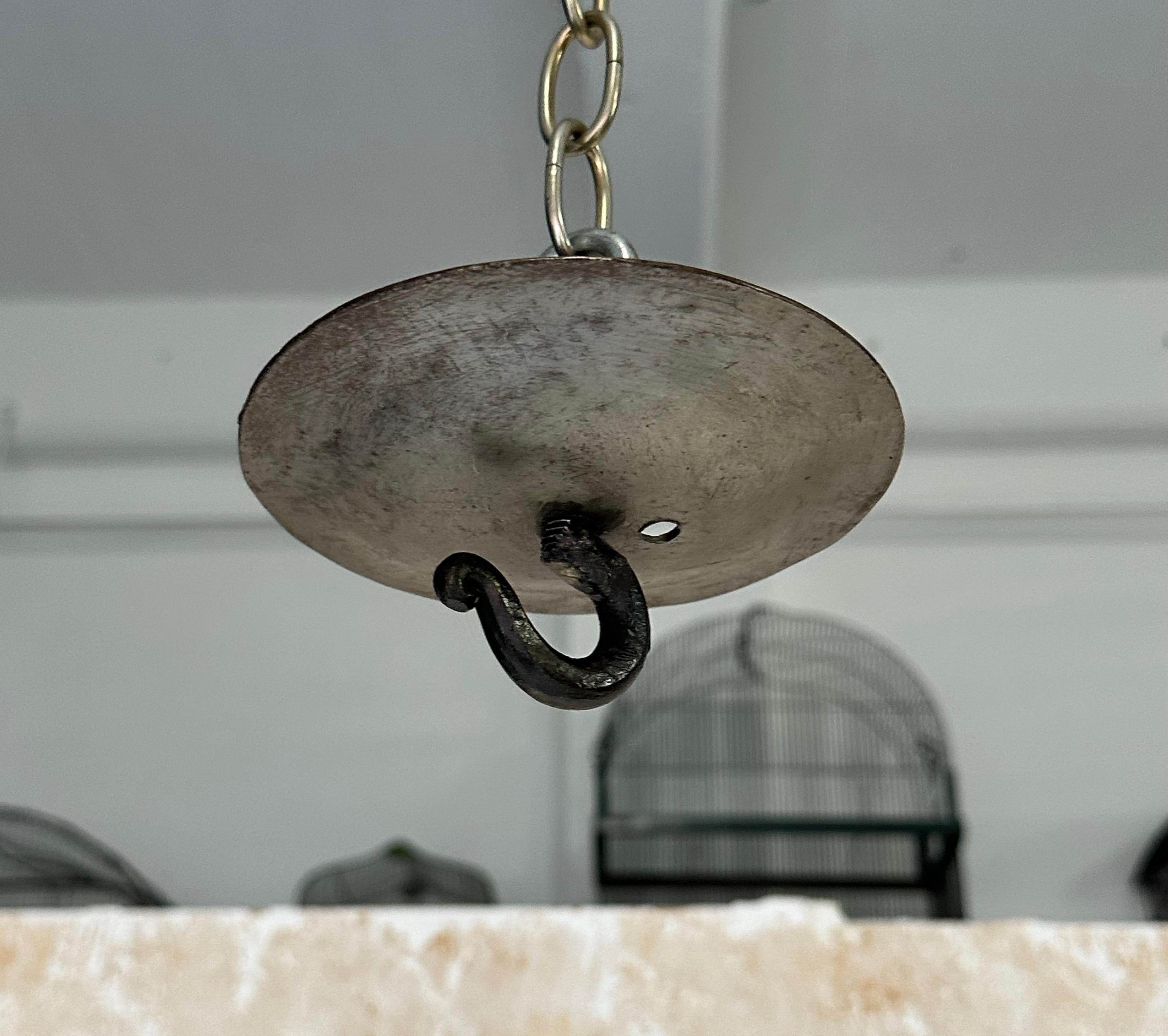 Lampadario a otto luci in stile gotico spagnolo degli anni '40 in vendita 2