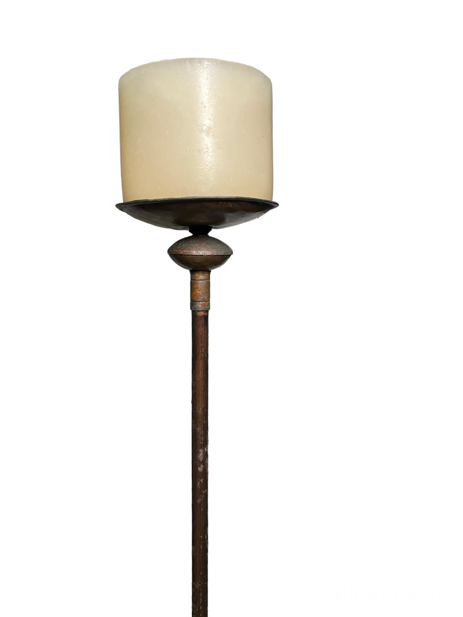 Gothic Style Wrought Iron Candle holder/Torchere In Good Condition For Sale In Guaynabo, PR