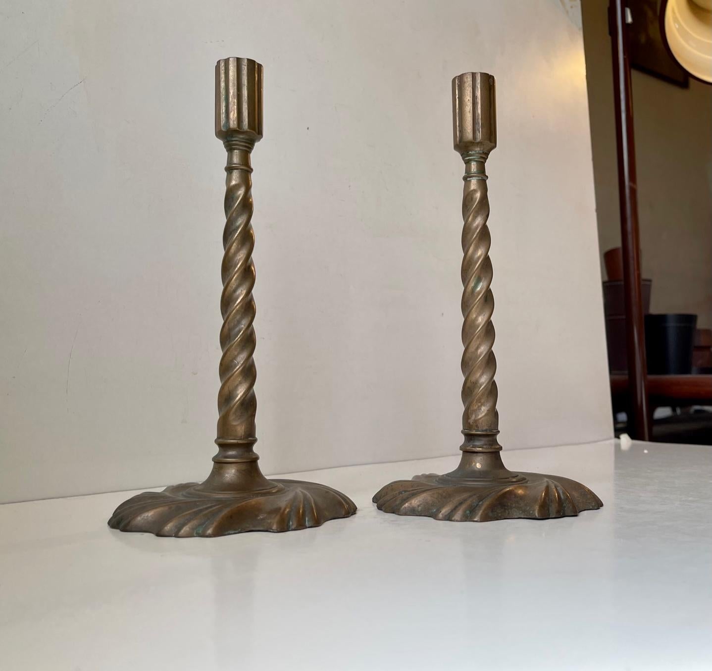 Gothic Twisted Column Candlesticks in Bronze, 19th Century, Set of 2 For Sale 1