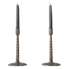 Candelieri gotici a colonna ritorta in bronzo, XIX secolo, Set di 2