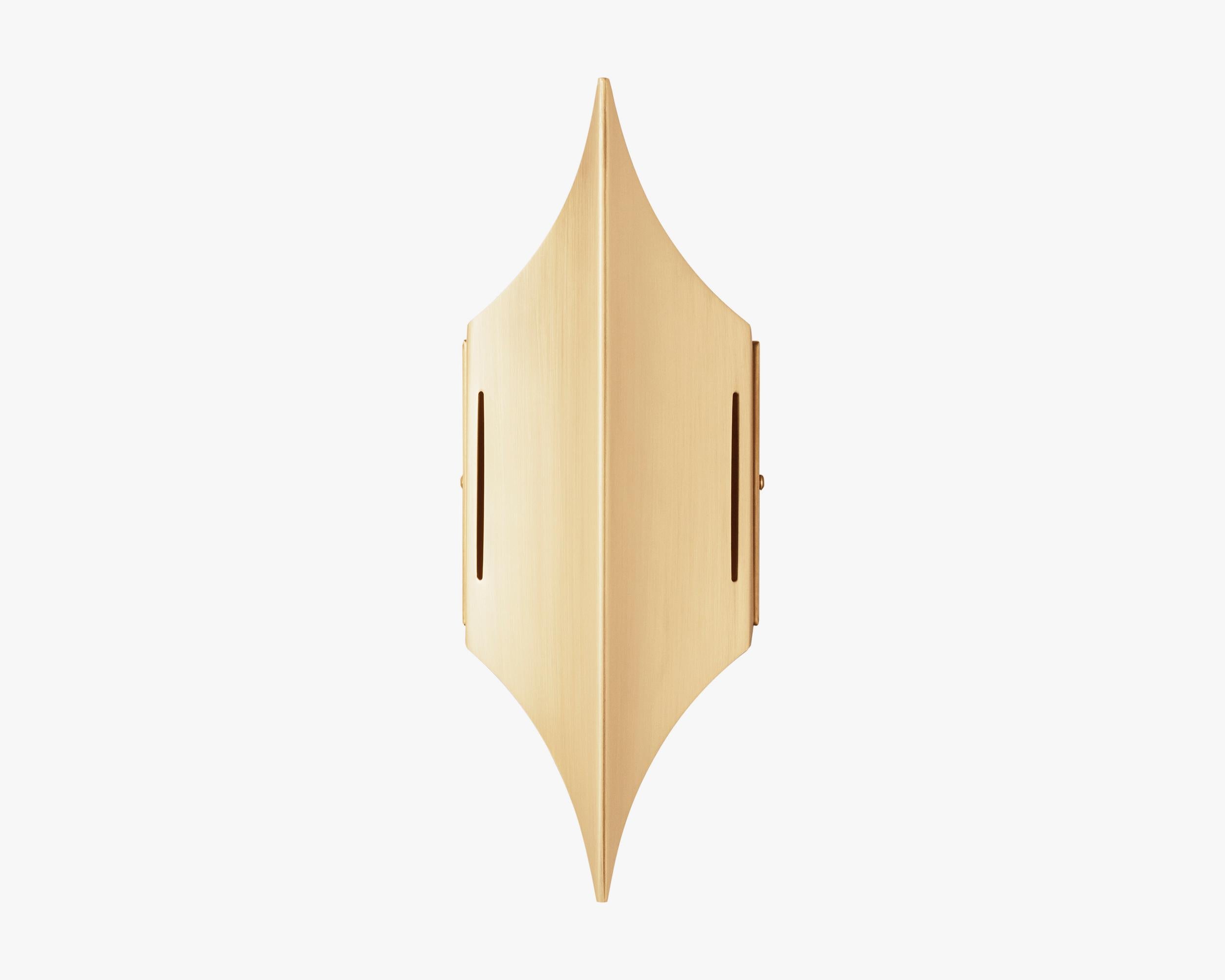 Wall lamp Gothic I by LYFA
Wall lamp Gothic I signed by Bent Karlby for LYFA

Brushed brass
L.104 mm H.280 mm
Bulbs: G9 max 28W (110V-230V)


GOTHIC I is a distinctive wall lamp full of character designed in 1970 by Bent Karlby. The premium