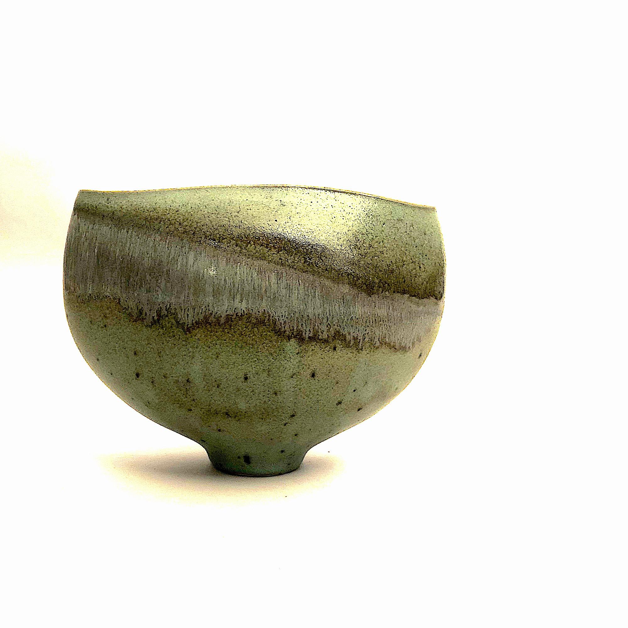 Mid-Century Modern Gotlind Weigel Oval Studio Ceramic Vase