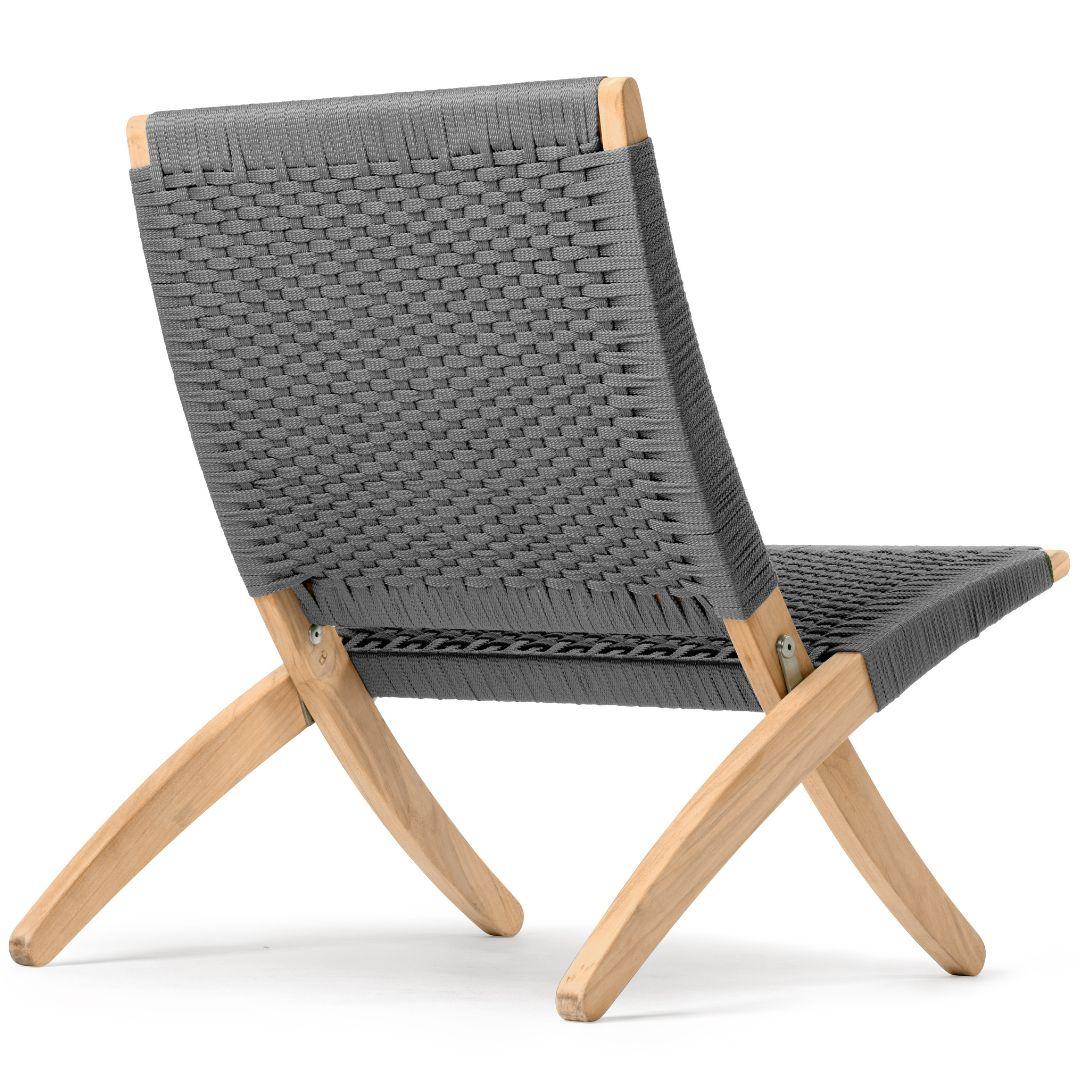 Contemporary Gottler Outdoor 'MG501 Cuba' Chair in Teak and Charcoal for Carl Hansen & Son For Sale
