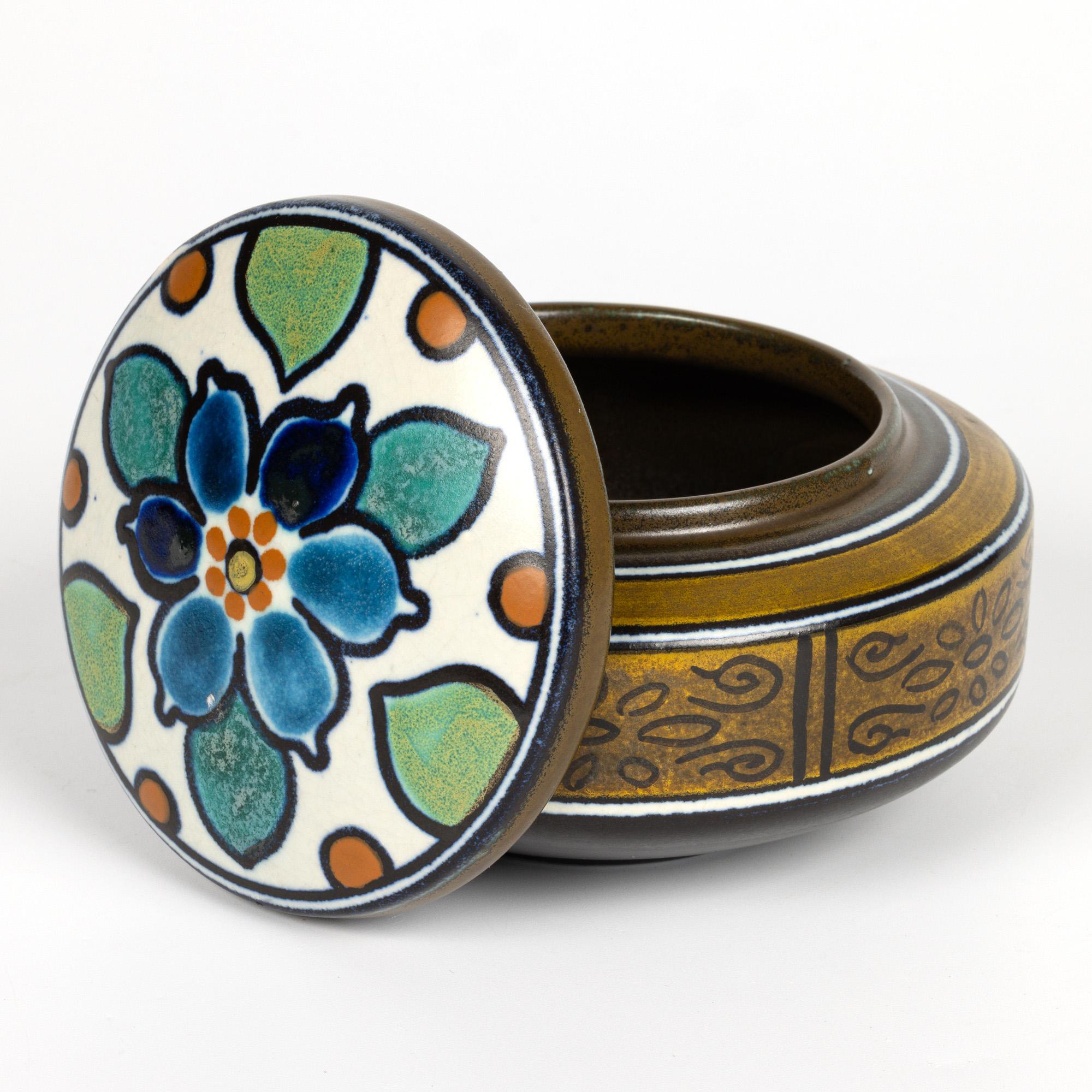 Gouda Dutch Art Deco Sydney Pattern Painted Lidded Bowl For Sale 5