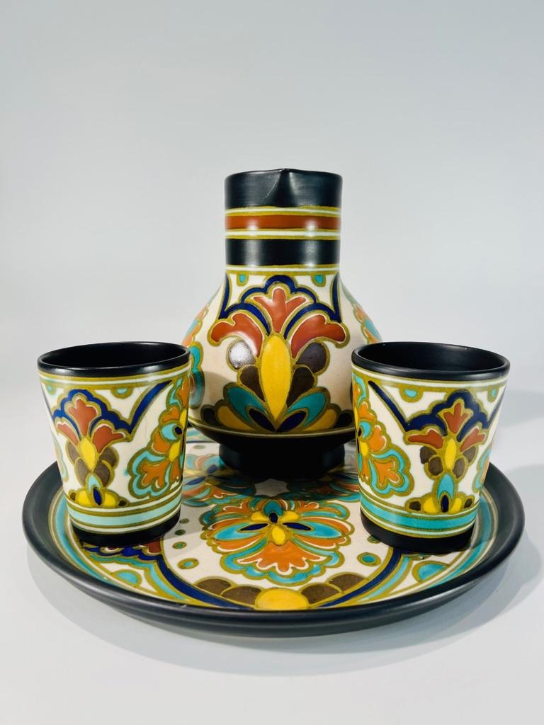 GOUDA holländisches mehrfarbiges polychromes Jugendstil-Porzellan-Wasserset um 1900 (Sonstiges) im Angebot