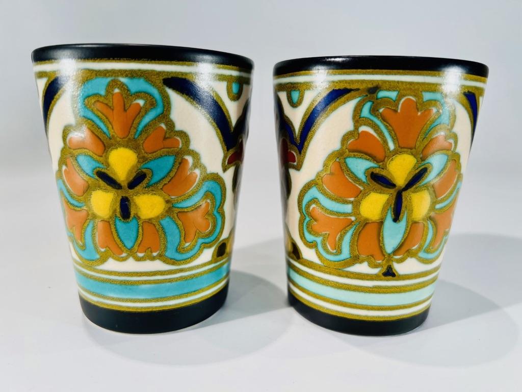 GOUDA holländisches mehrfarbiges polychromes Jugendstil-Porzellan-Wasserset um 1900 (Keramik) im Angebot