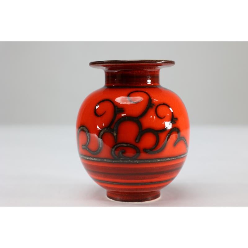 Ceramic Gouda Holland. A Flora Tokio vase model 920 For Sale