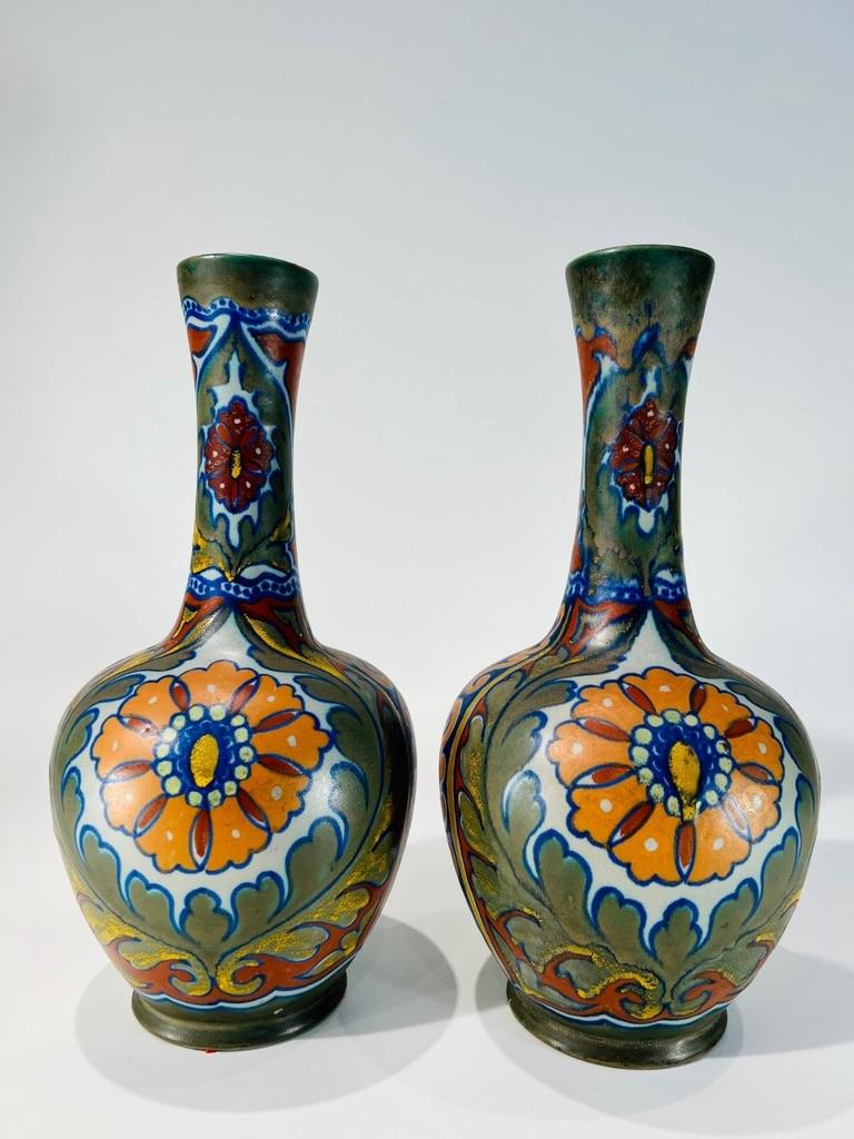 Unglaubliches Paar Vasen Art Nouveau um 1900 signiert Gouda Holland für Kolat.