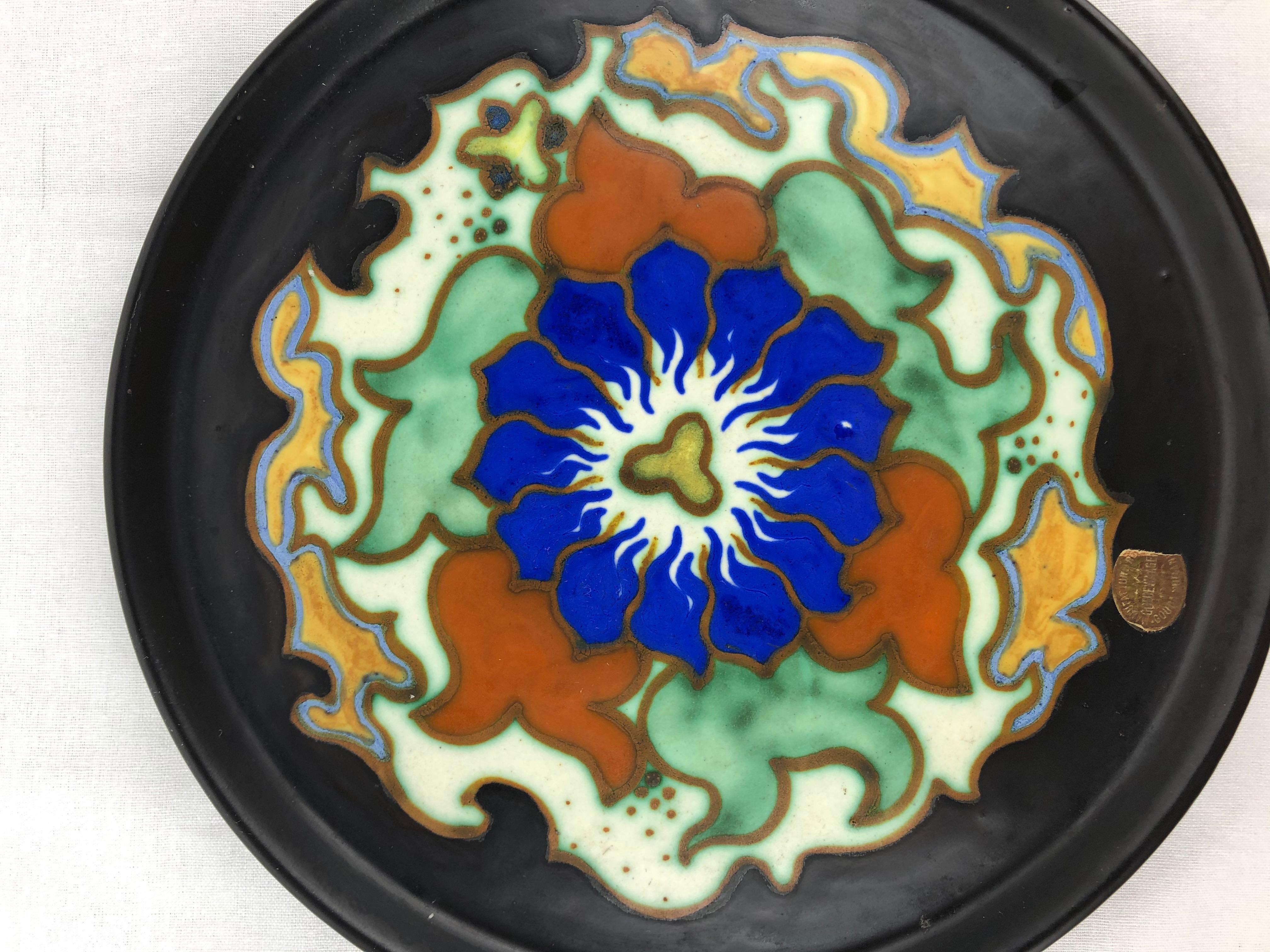 Gouda Keramik, Art nouveau-Stil, Dekorativer Teller/Tisch, Holland (Niederländisch) im Angebot