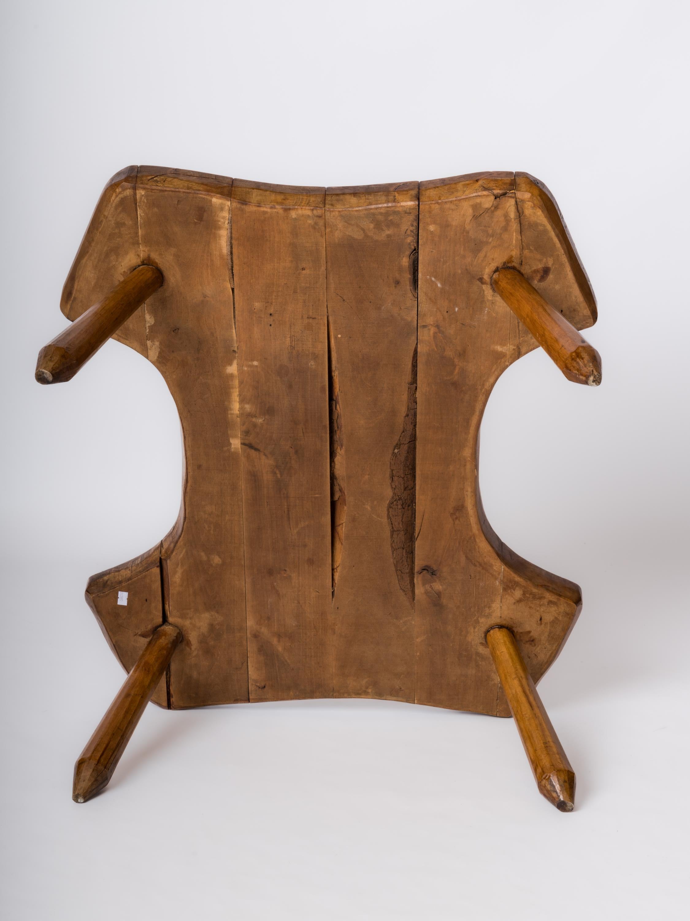 Table basse brutaliste en hêtre dans le style de Marolles - France années 1970 en vente 6