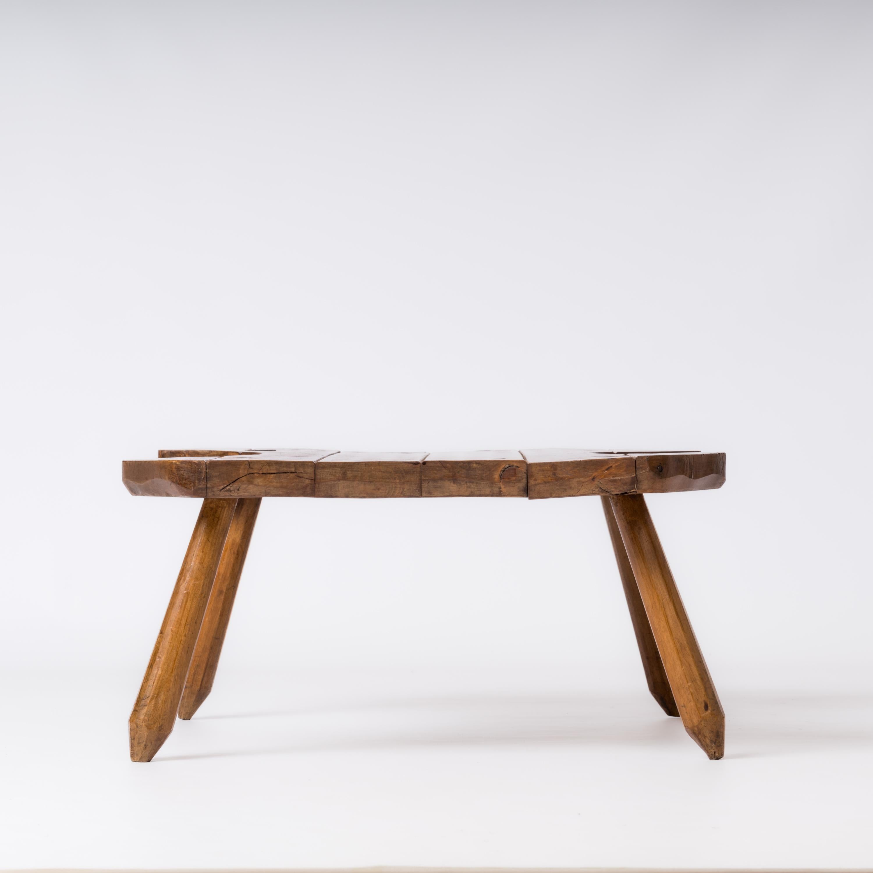 Fin du 20e siècle Table basse brutaliste en hêtre dans le style de Marolles - France années 1970 en vente
