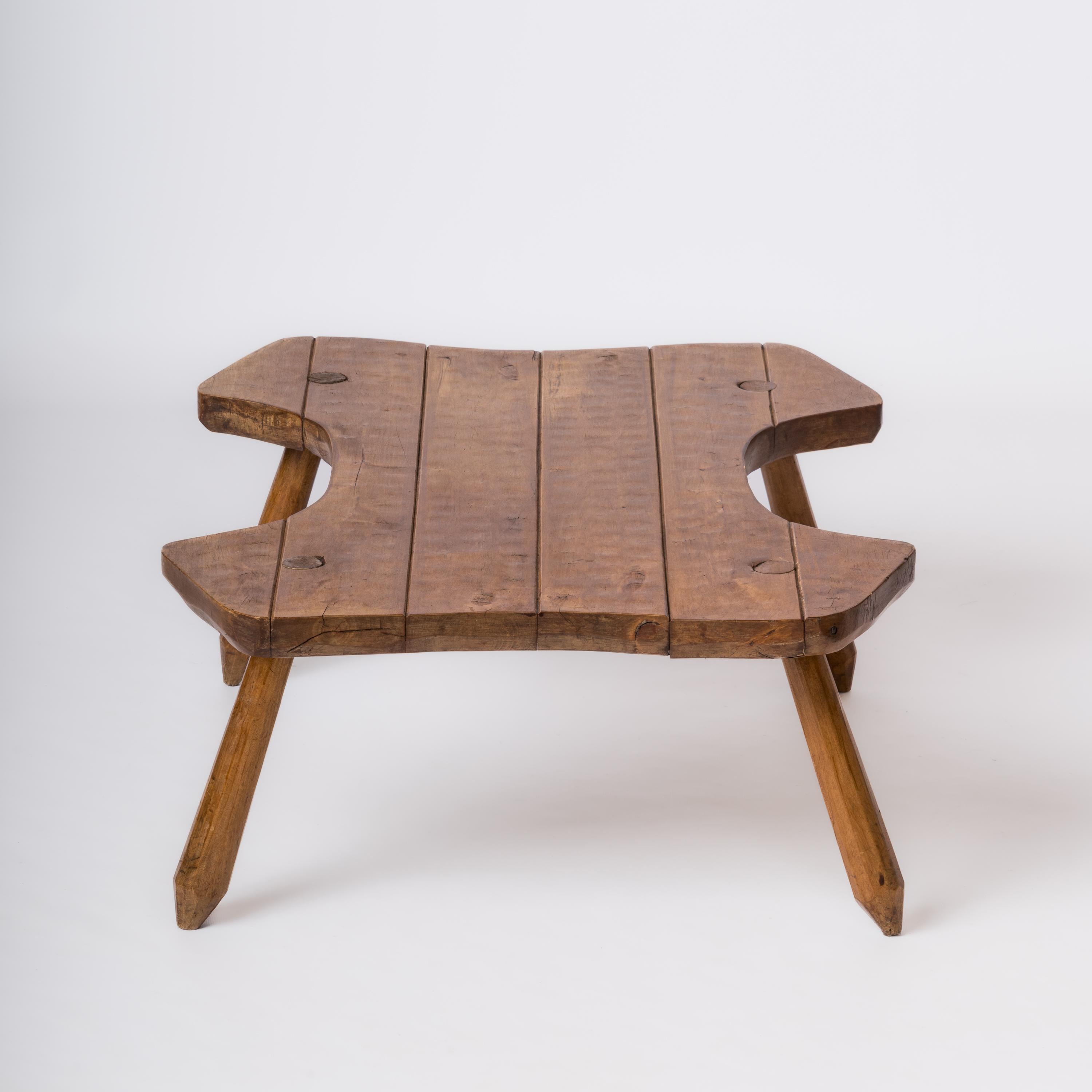 Hêtre Table basse brutaliste en hêtre dans le style de Marolles - France années 1970 en vente