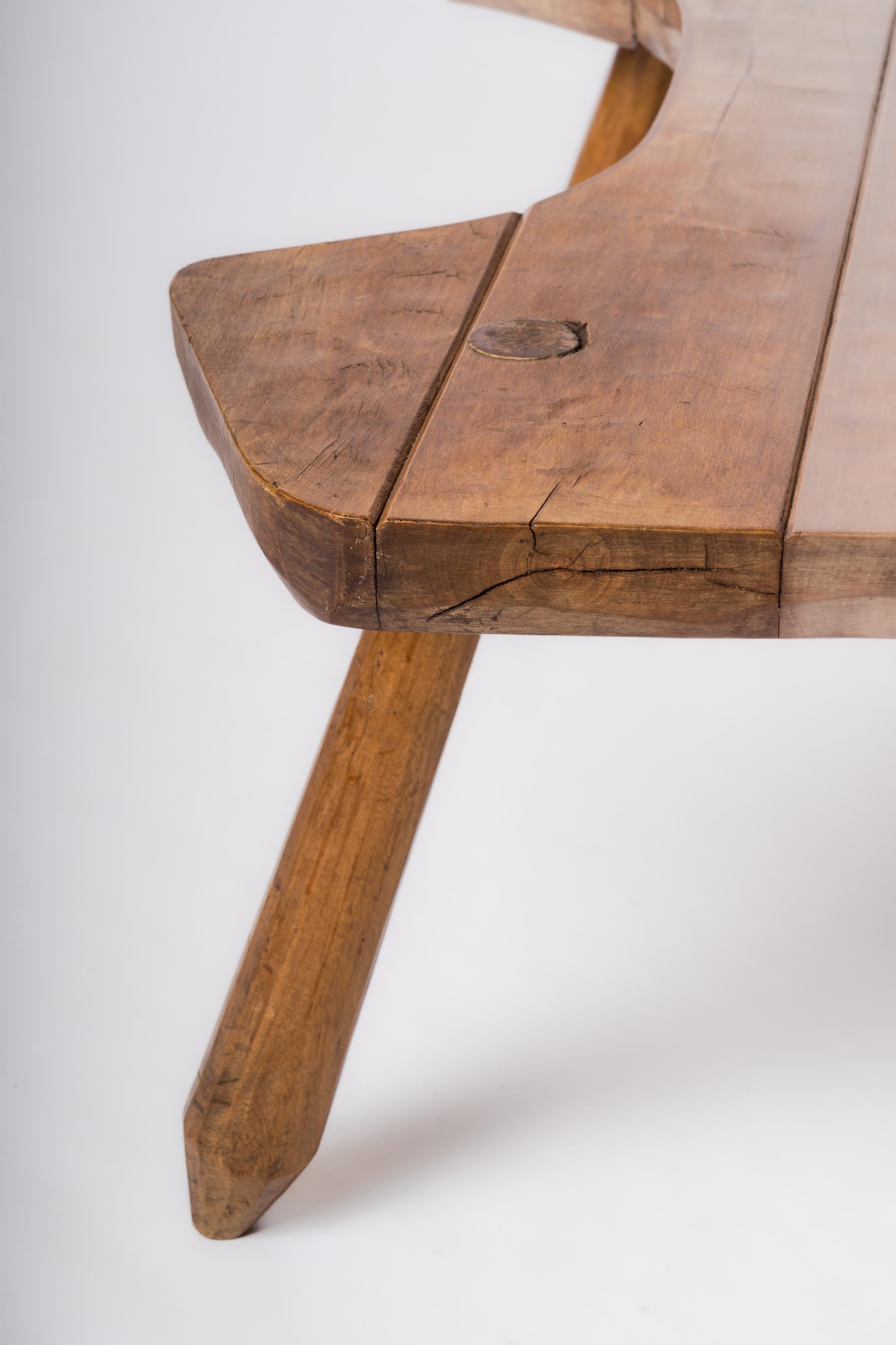 Table basse brutaliste en hêtre dans le style de Marolles - France années 1970 en vente 3