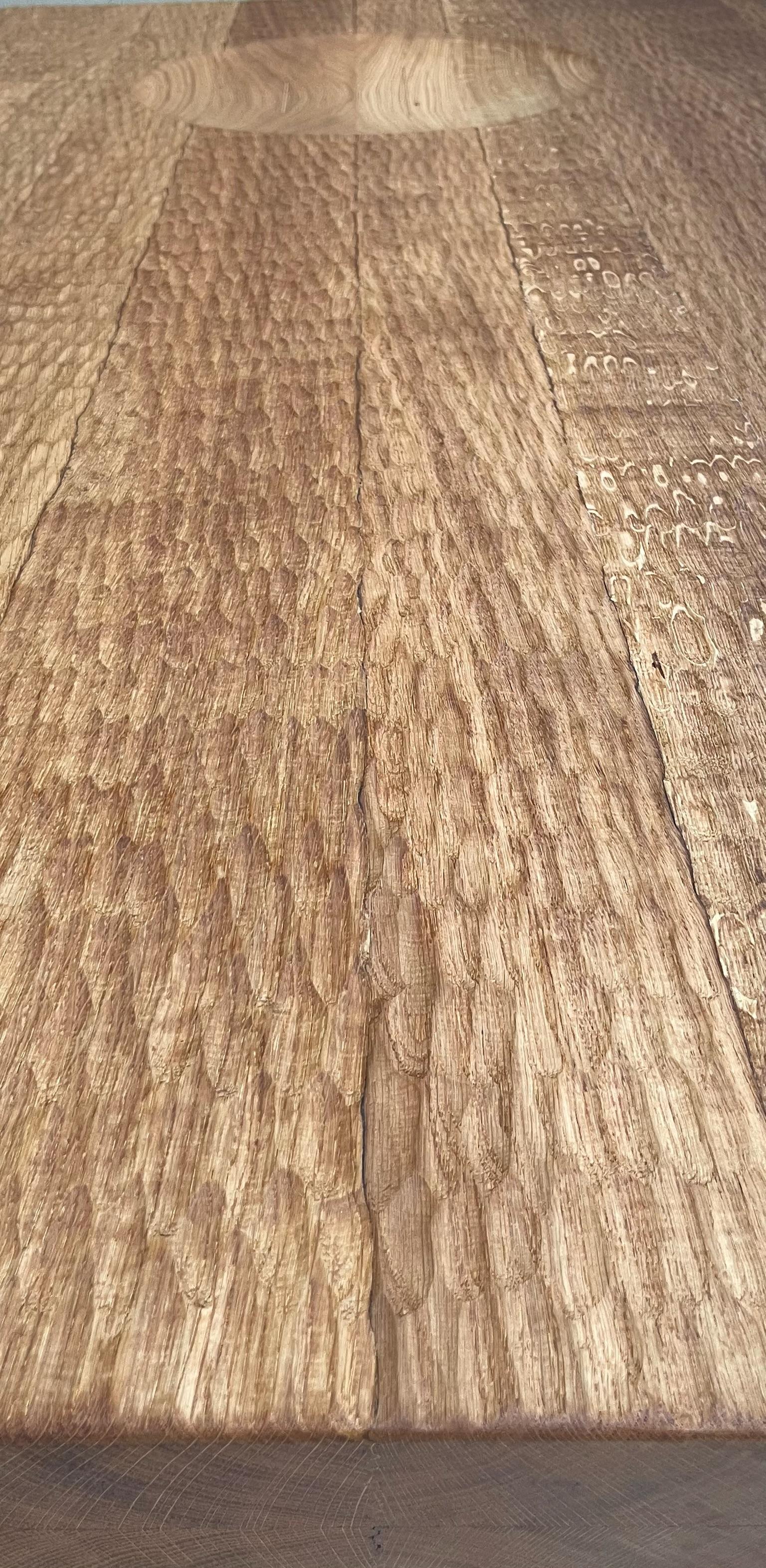 Gouged Low coffee table in Solid Oak For Sale 2