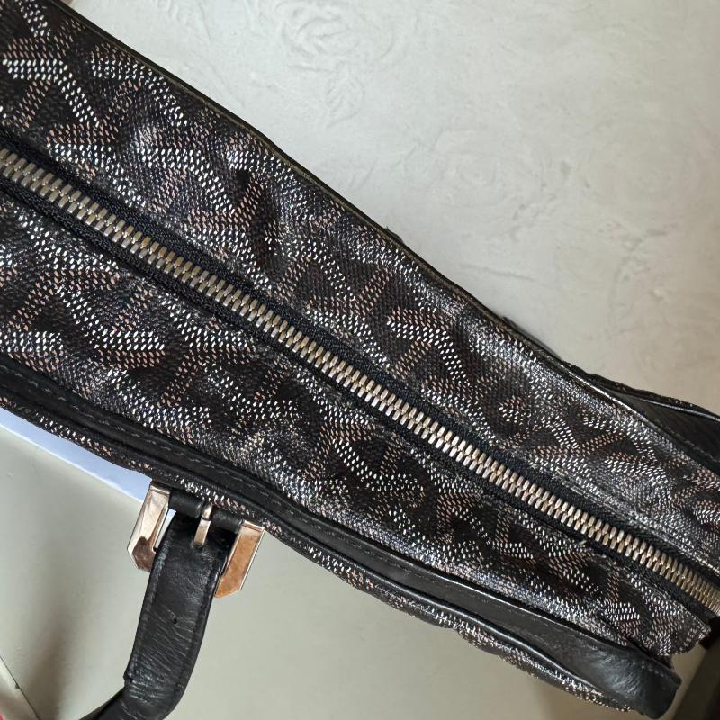 Goyard Ambassade Document Case MM Handbag Goyardine and Leather Silver Hardware For Sale 11