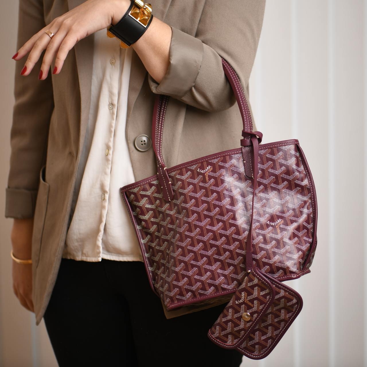 Goyard Anjou Leather Mini Burgundy Tote Bag In Excellent Condition For Sale In Banbury, GB