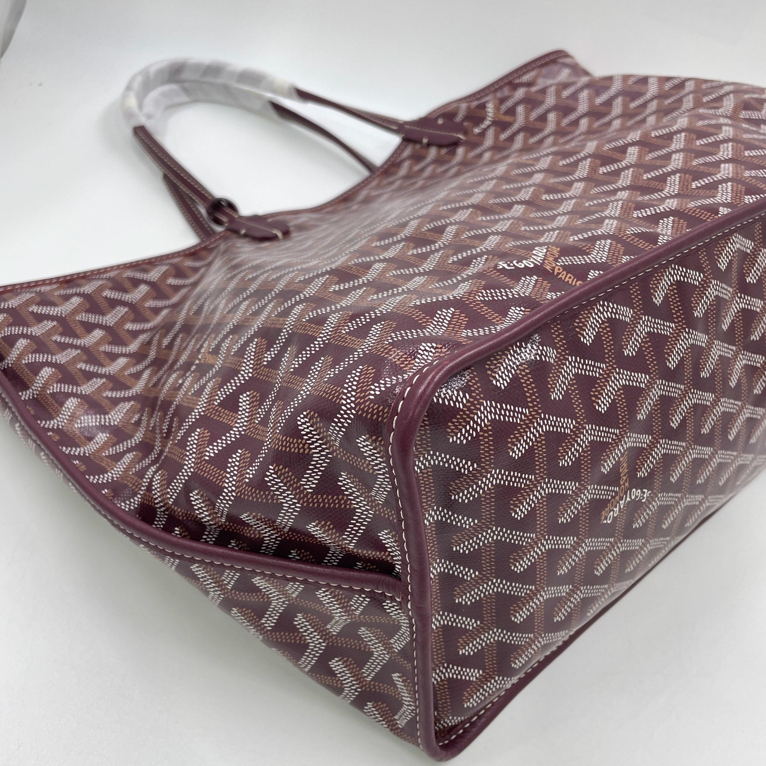 Goyard Anjou PM Medium Tote Burgundy Reversible Leather Lining en vente 10