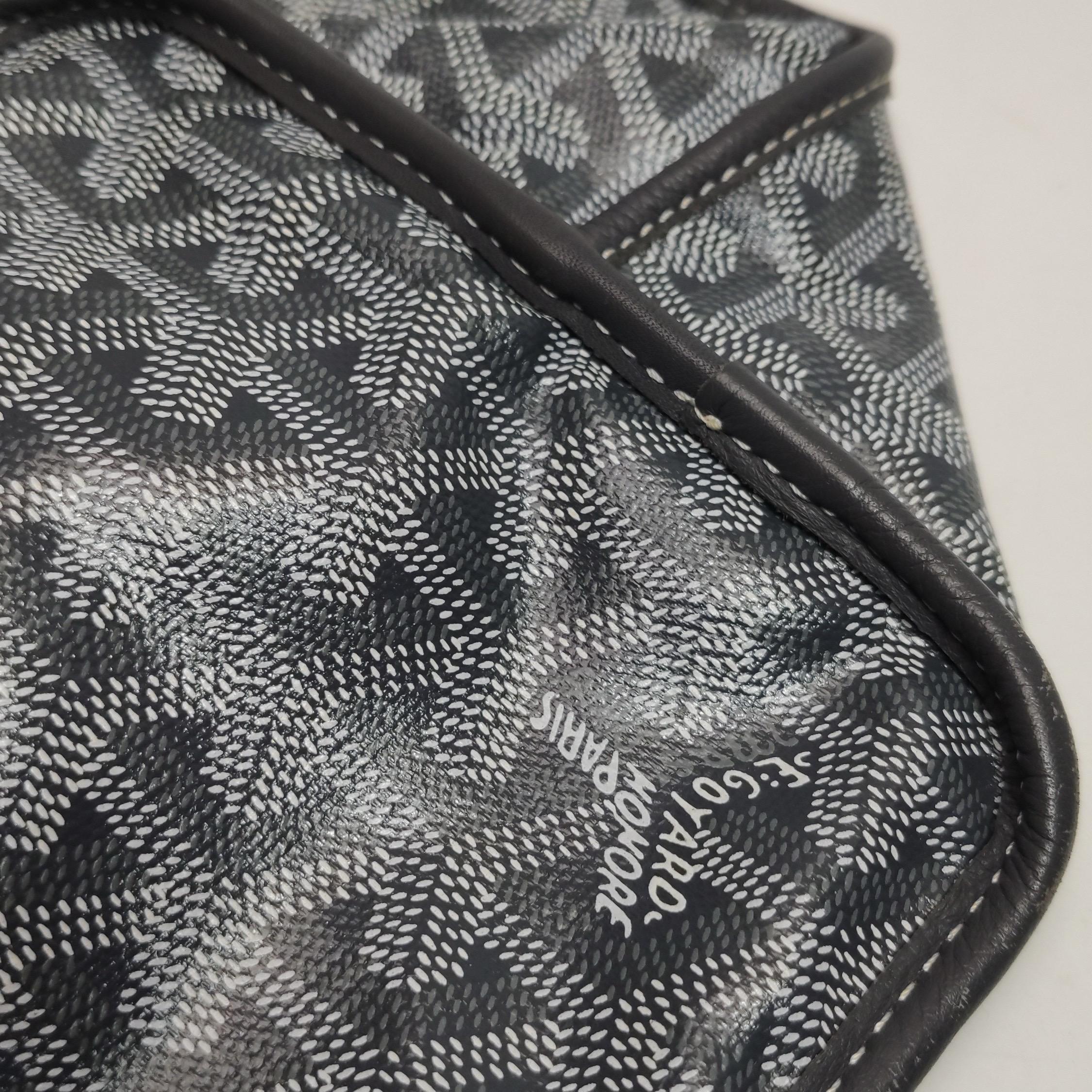 Goyard Anjou PM Medium Tote Gris Forro de piel reversible en venta 6