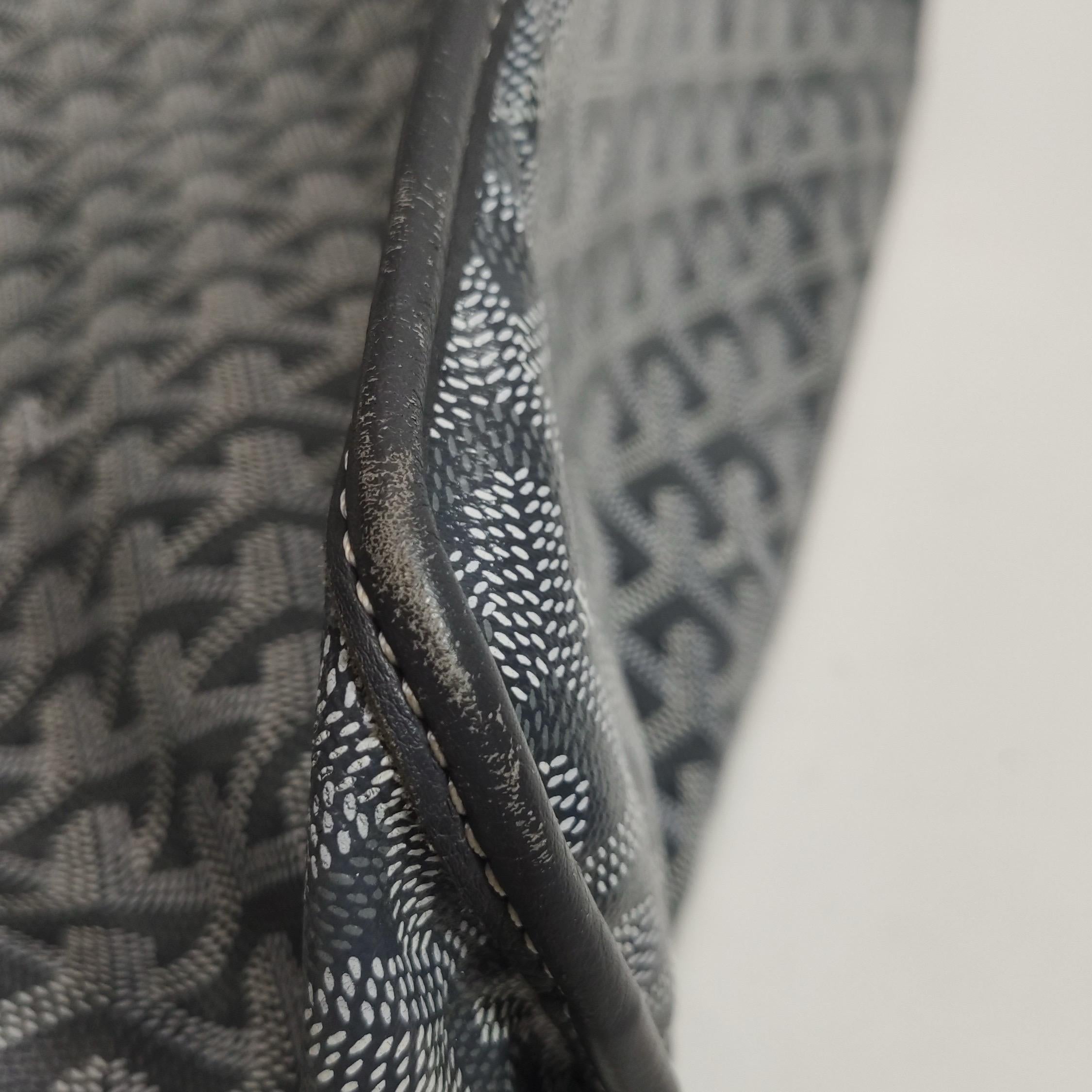 Goyard Anjou PM Medium Tote Gris Forro de piel reversible en venta 8