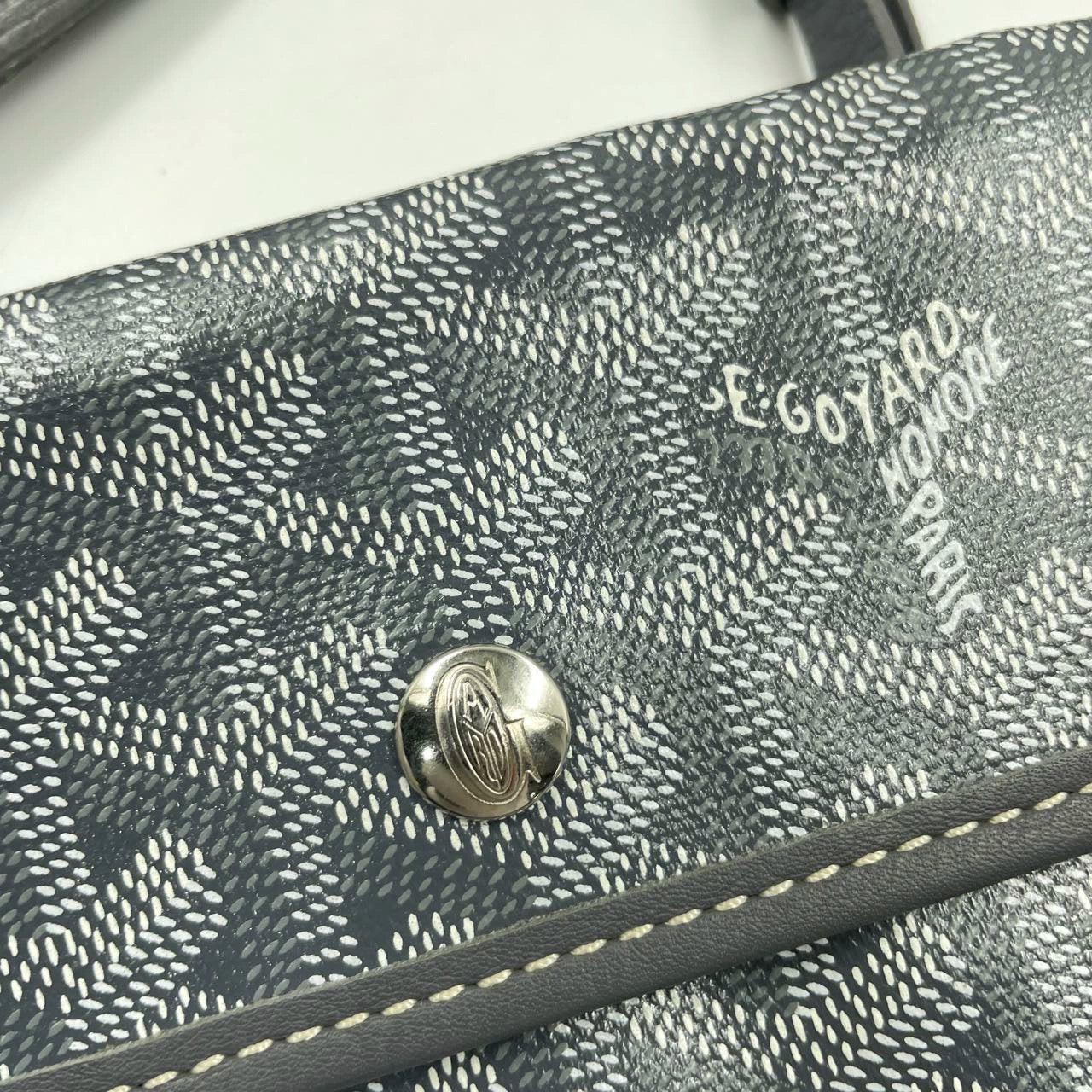 Goyard Anjou PM Medium Tote Gris Forro de piel reversible en venta 15