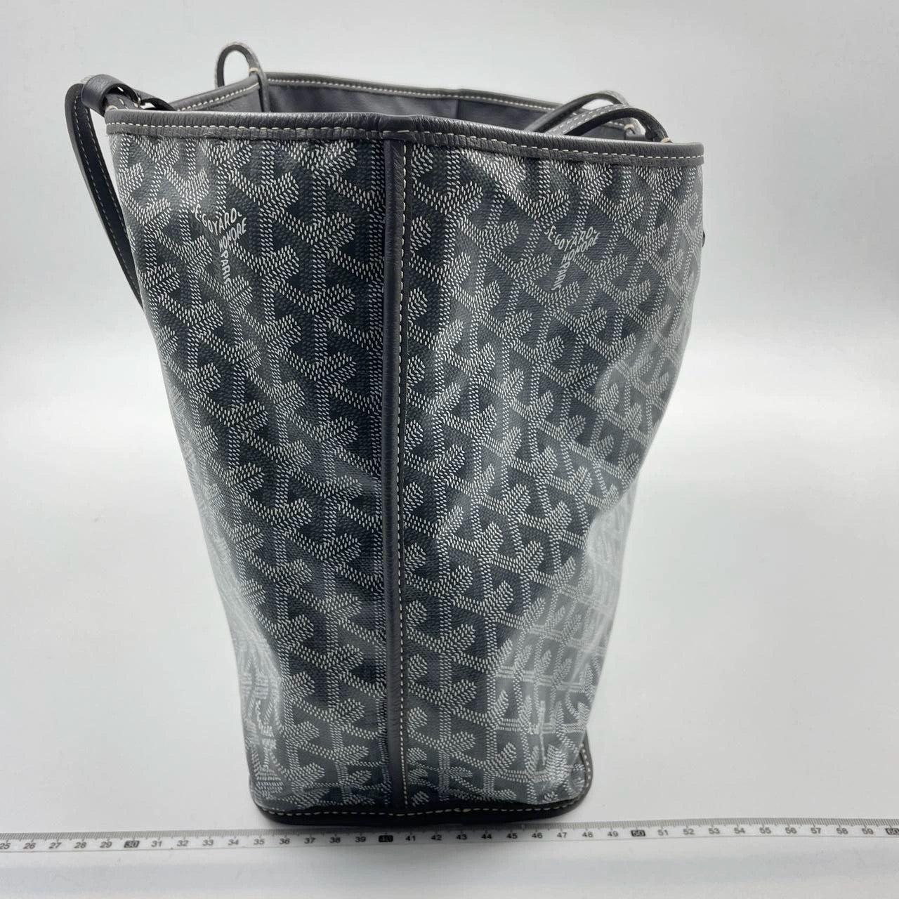 Gray Goyard Anjou PM Medium Tote Grey Reversible leather lining For Sale