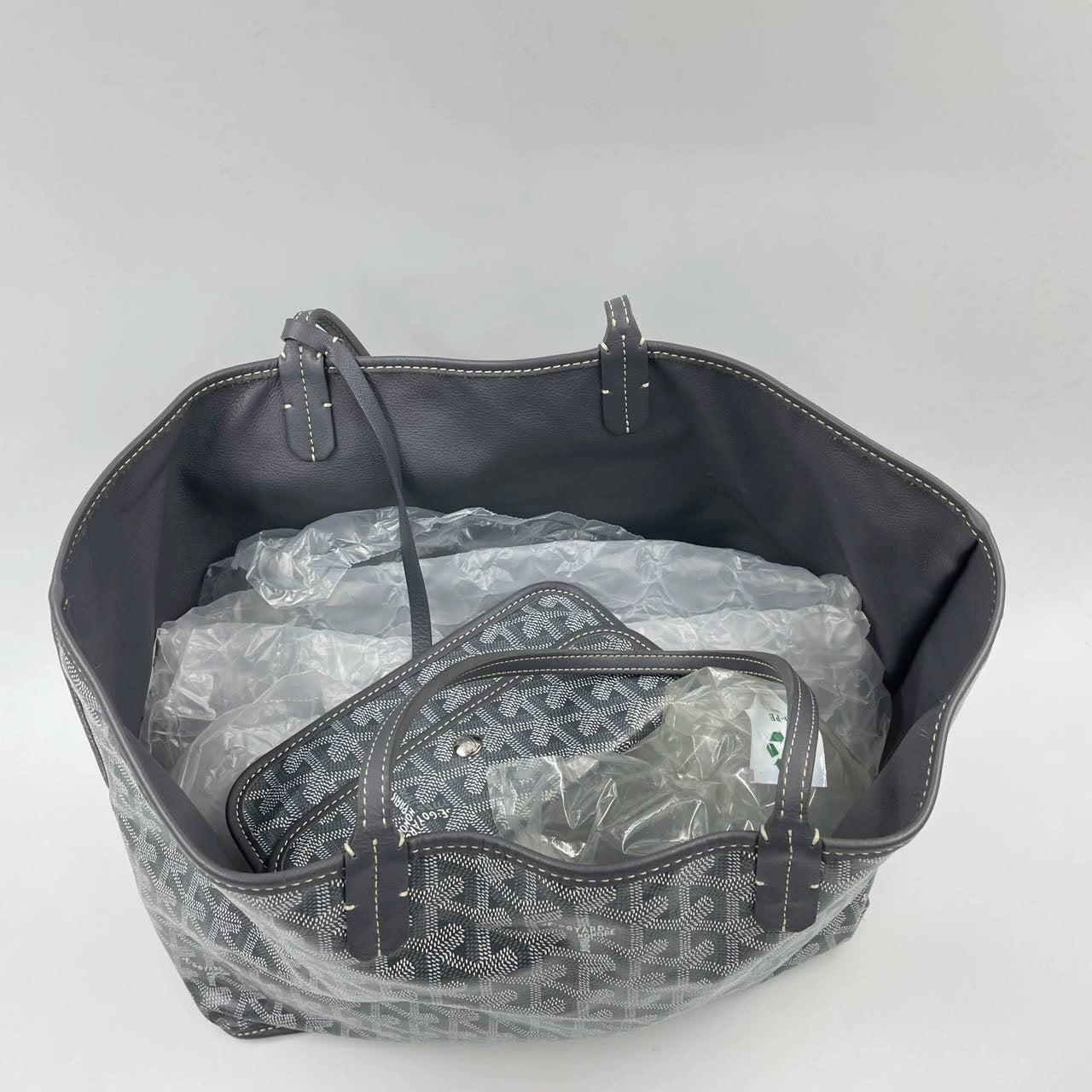 Goyard Anjou PM Medium Tote Grey Reversible leather lining In Good Condition For Sale In AUBERVILLIERS, FR