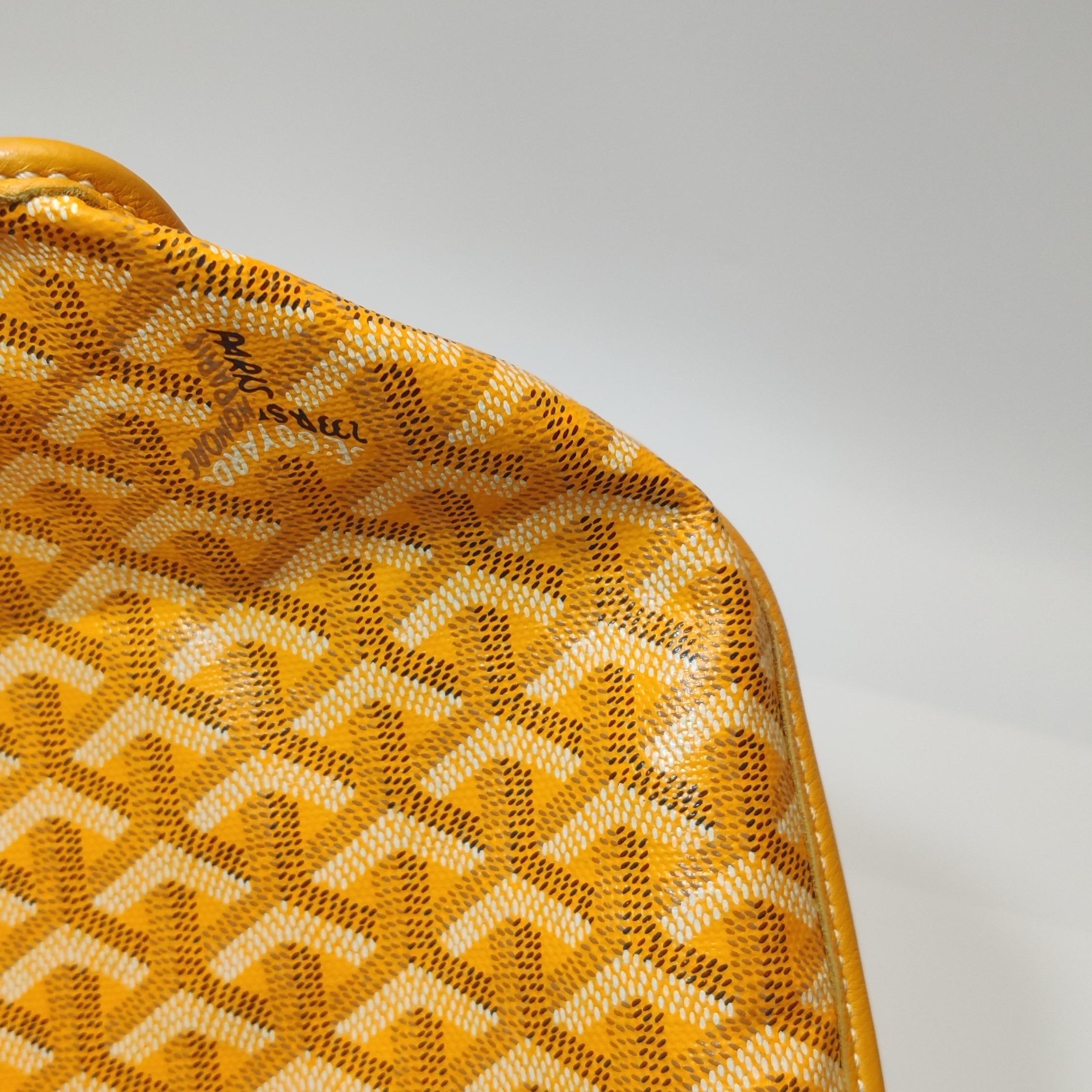 Goyard Anjou PM Medium Tote Giallo Fodera in pelle reversibile 2017 in vendita 14
