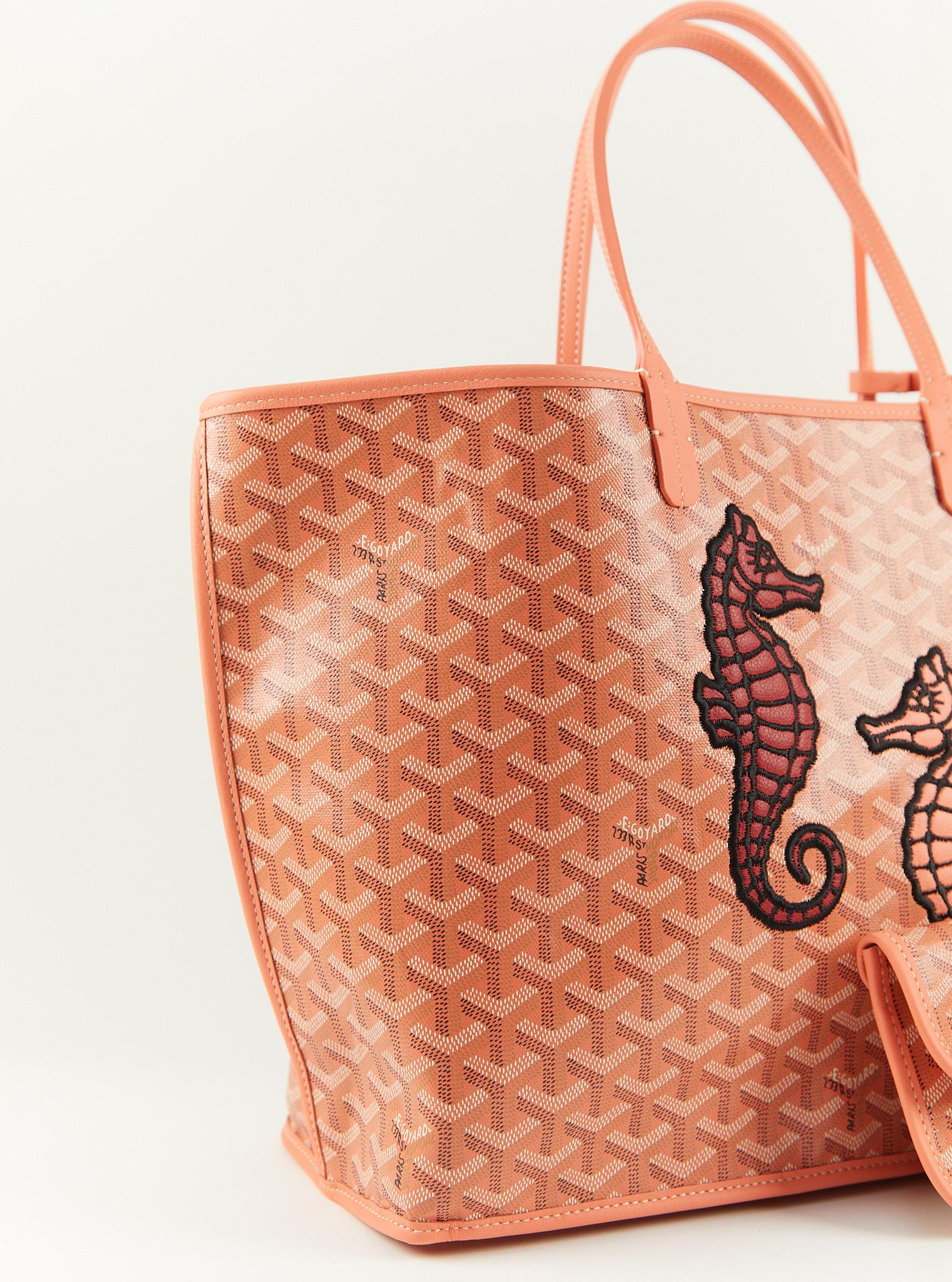 GOYARD Anjou PM Seahorse Bag in Coral In New Condition In London, GB