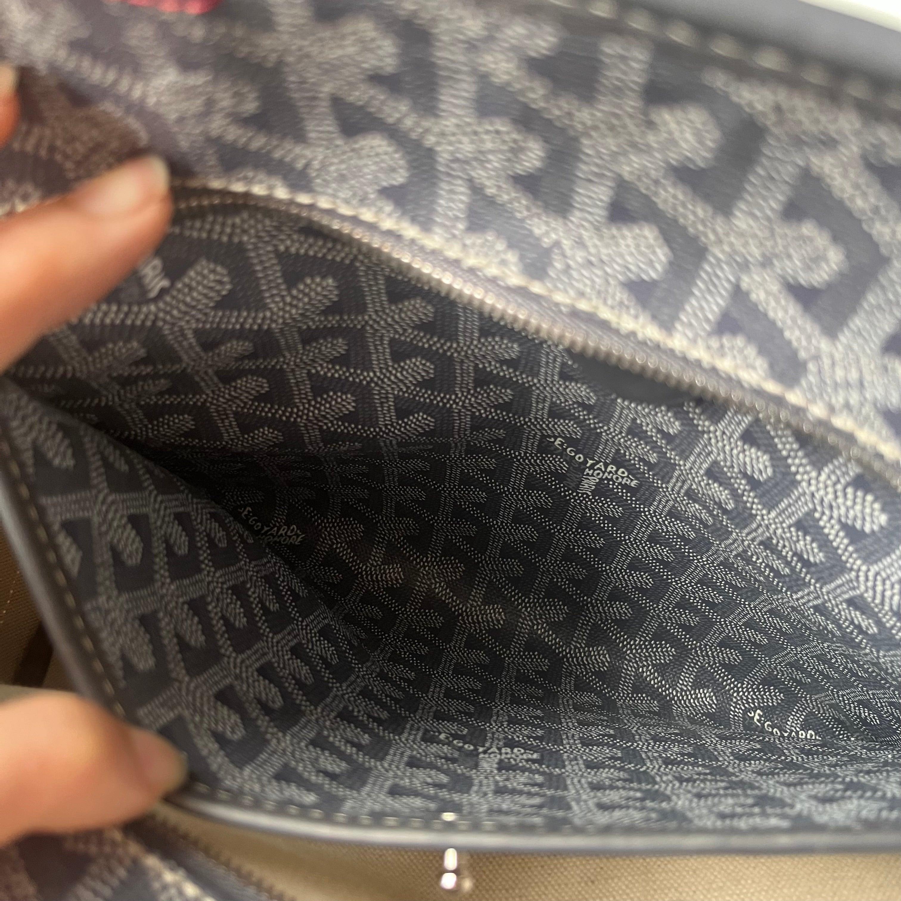 Goyard Artois PM Small/Medium Grey Tote with Leather Corners and Zip Opening For Sale 12