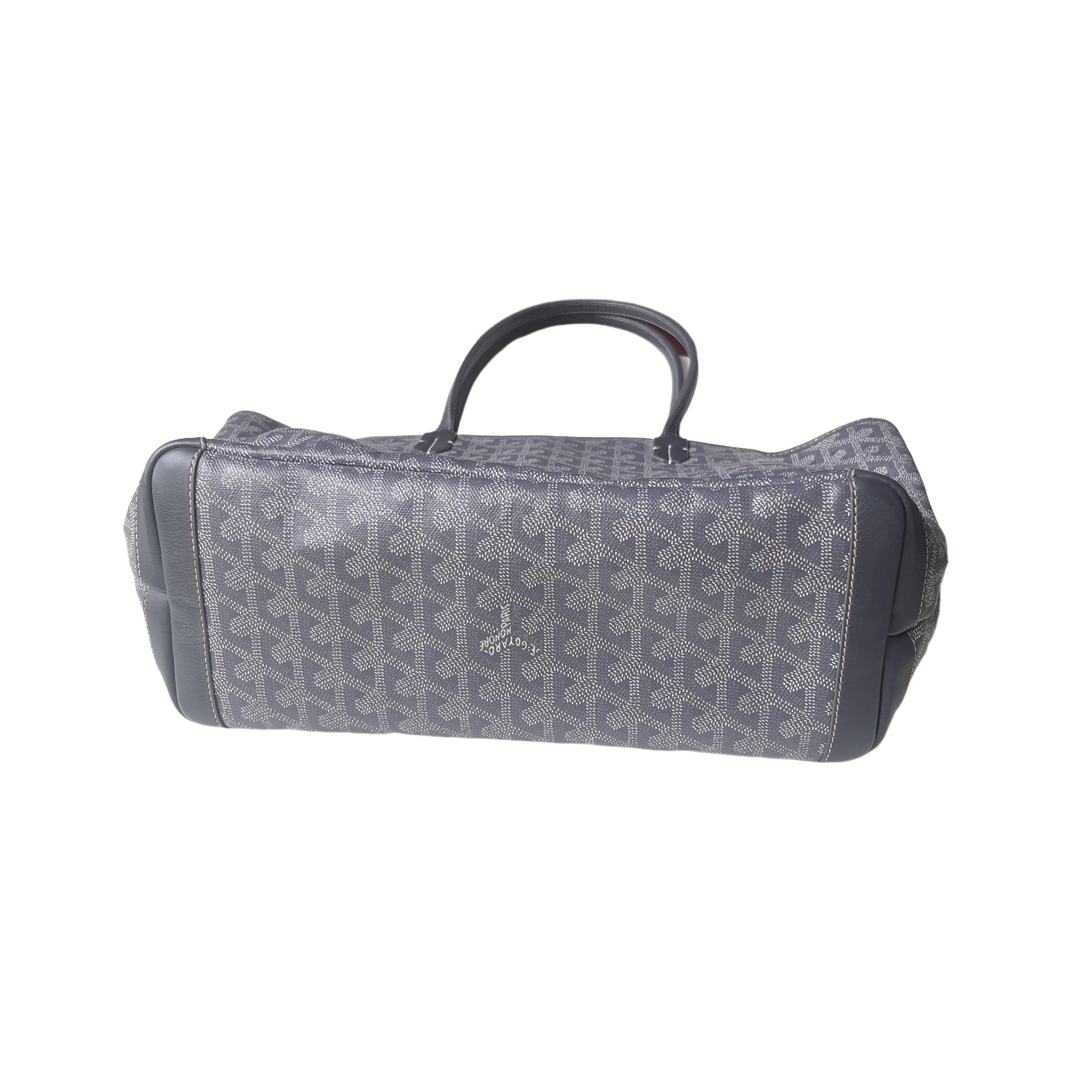 Women's Goyard Artois PM Small/Medium Grey Tote with Leather Corners and Zip Opening For Sale