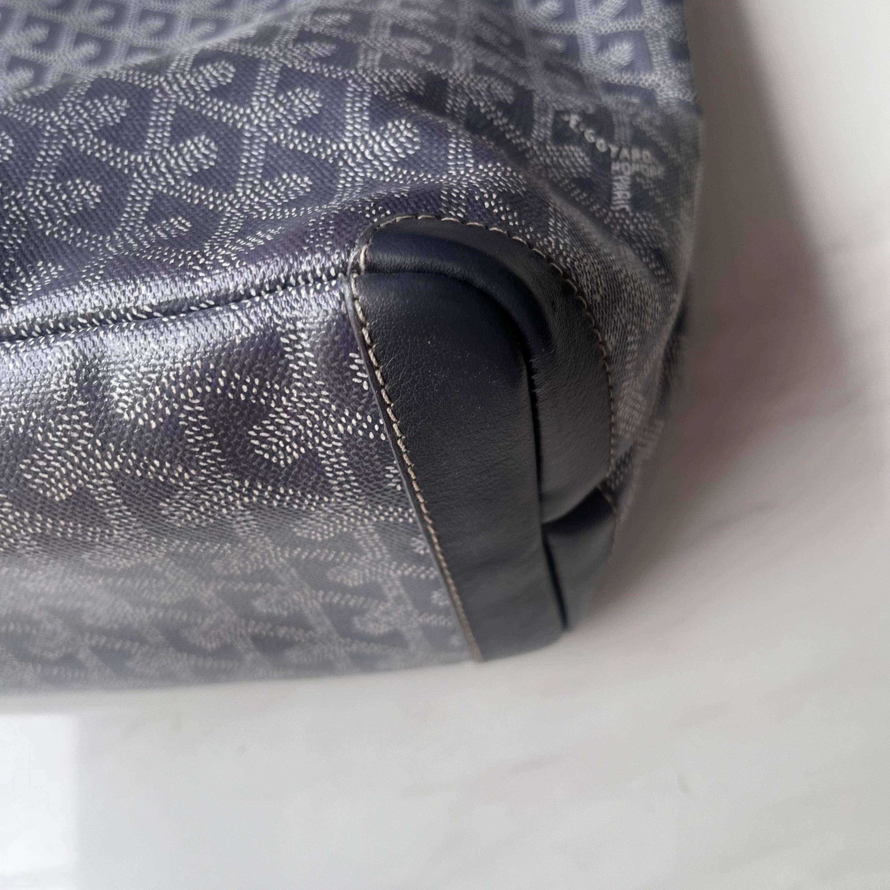 Goyard Artois PM Small/Medium Grey Tote with Leather Corners and Zip Opening For Sale 4