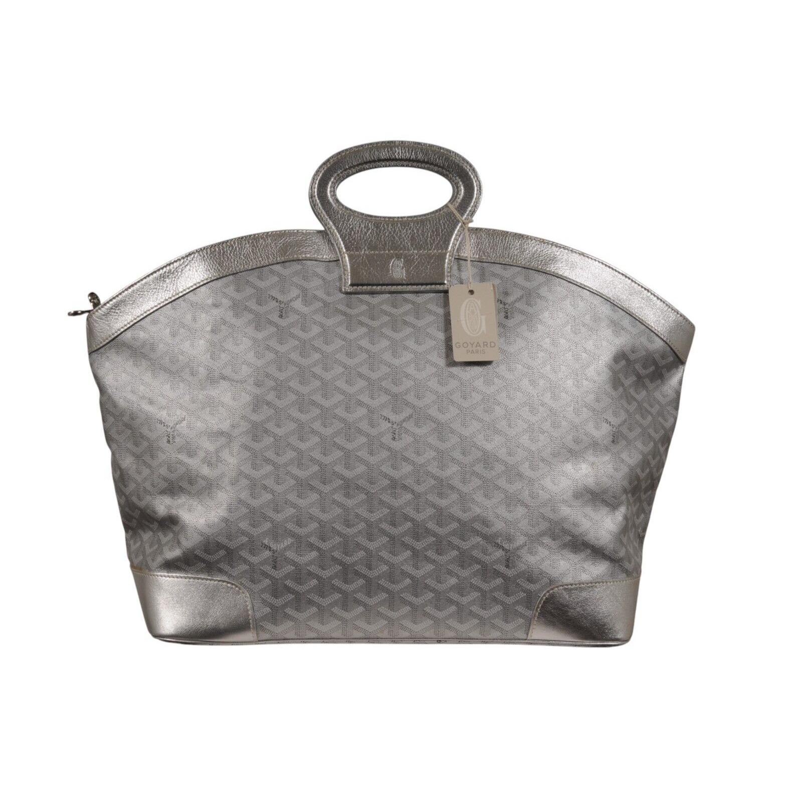 - Extérieur argenté ( 2007 ) Version limitée 

- Fabriqué en France

- Livré avec un sac à poussière



Condit : 

Le sac est en très bon état et ne présente pas d'imperfections majeures. 



Mesures : ( Approximativement en pouces ) 
Longueur de la
