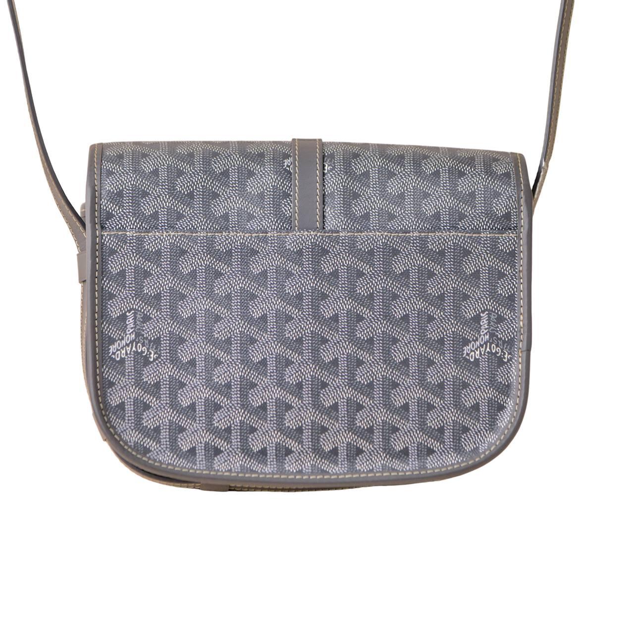 SKU	33301335
Comes With	Goyard Dust Bag, Shoulder strap
Model	Belvedere II
Serial Number	LA*******
Materials	Goyardine Canvas, Decize Taurillon Leather
Condition	Excellent
Other Info	Approximate dimensions: 20cm x 17cm x