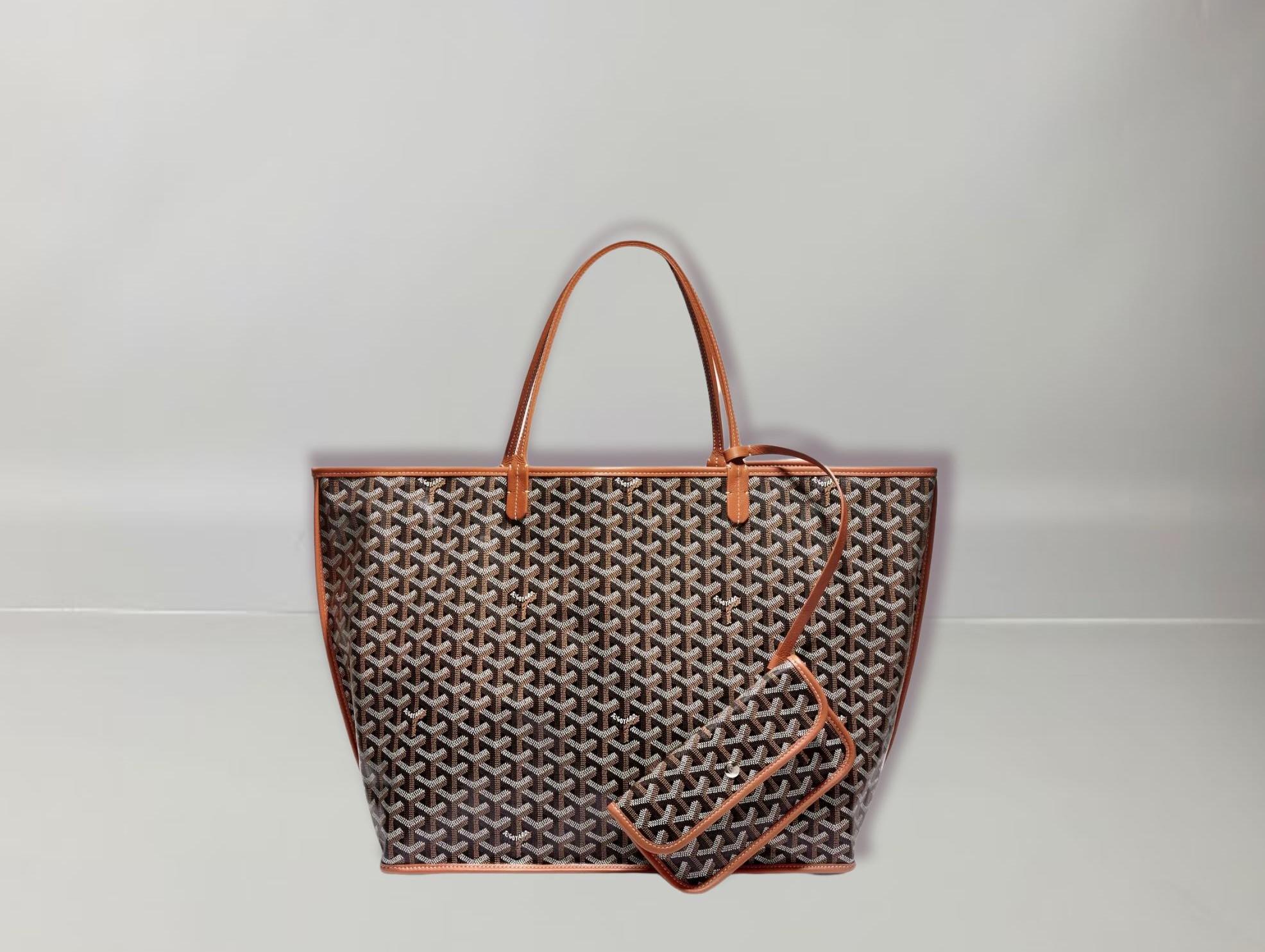 Goyard's Bag nicht haben Karton, wird es  wird mit Staubbeutel und Echtheitskarte geliefert
Die Anjou GM Tasche ist eine Anspielung auf unsere emblematische Saint Louis Tasche, jedoch in einer mit Goyardine gefütterten Lederversion. Sie ist wendbar