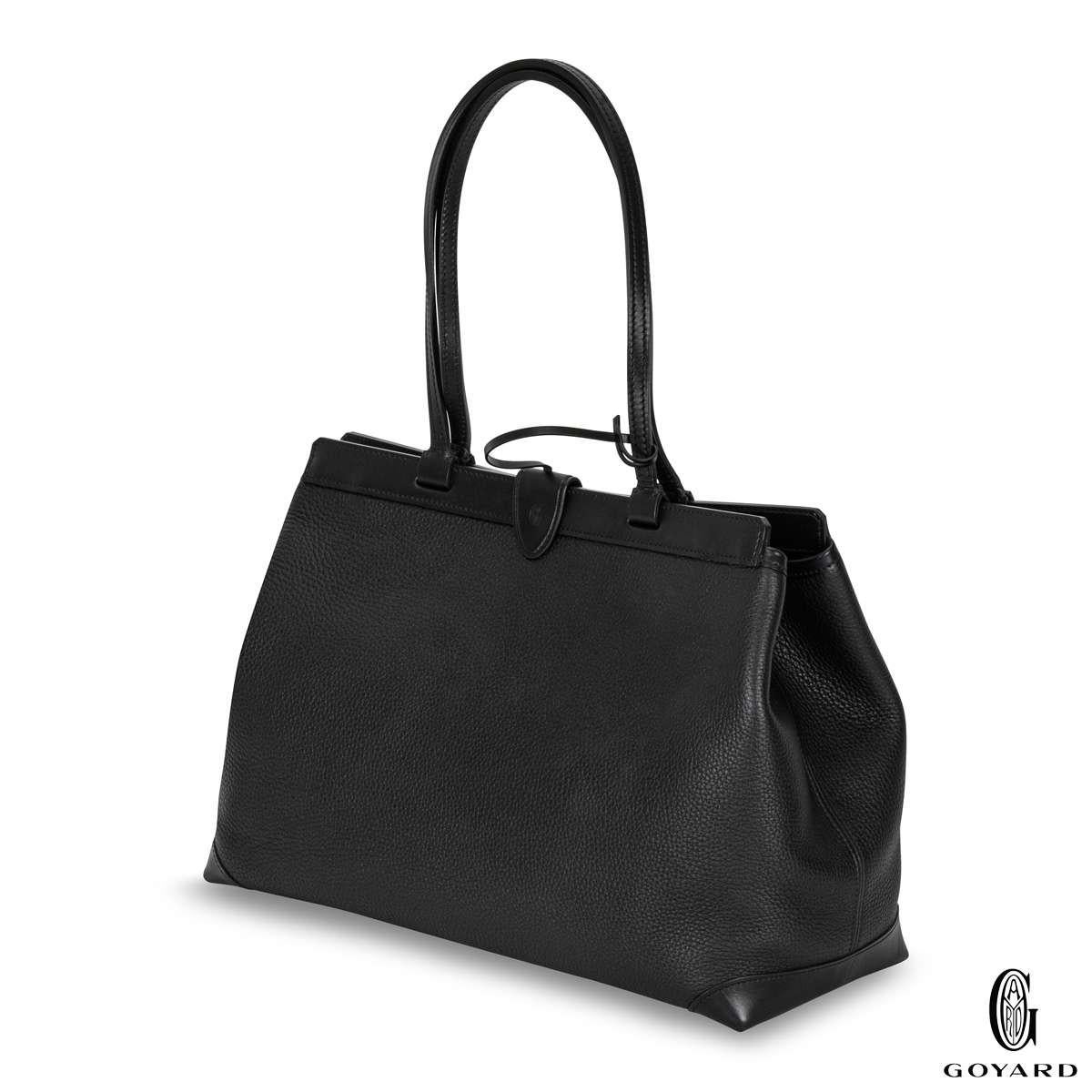 A lovely Bellechasse Biaude PM handbag by Goyard from the Bellechasse Biaude collection. The exterior is crafted in black Decize Taurillon leather & Cervon calfskin leather with palladium hardware and a removable croc hook. The interior features a