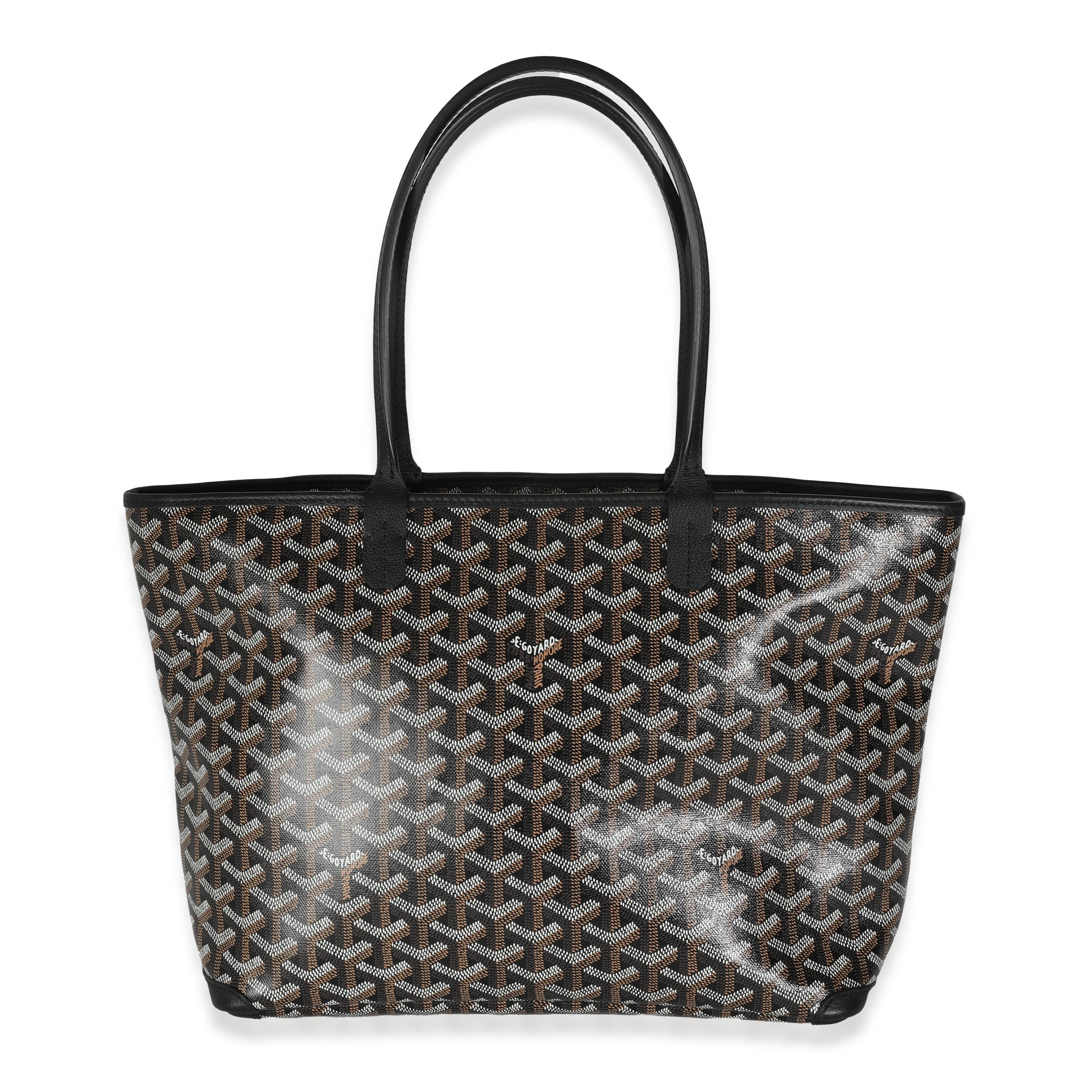 Listing Title: Goyard Black Goyardine Canvas Artois PM
SKU: 144433
Condition: Pre-owned 
Condition Description: Goyard’s signature Goyardine pattern has quietly taken over the luxury fashion scene. A heritage brand that has been around since 1853,