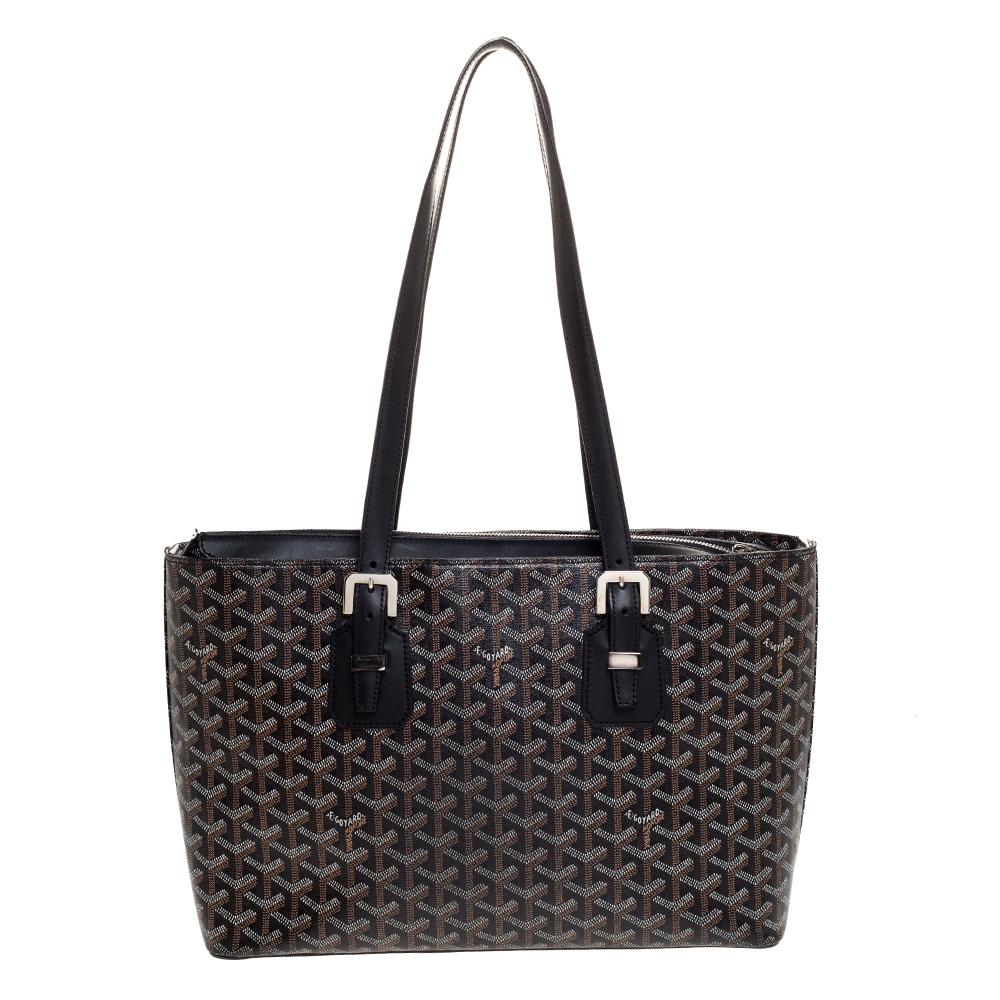 Ever wondered why Goyard is one of the leading options for bags? This bag is probably why. Add the right flavour to your look with this elegant Marie Galante bag. The interior is lined with canvas, making the bag highly reliable and useful. Made