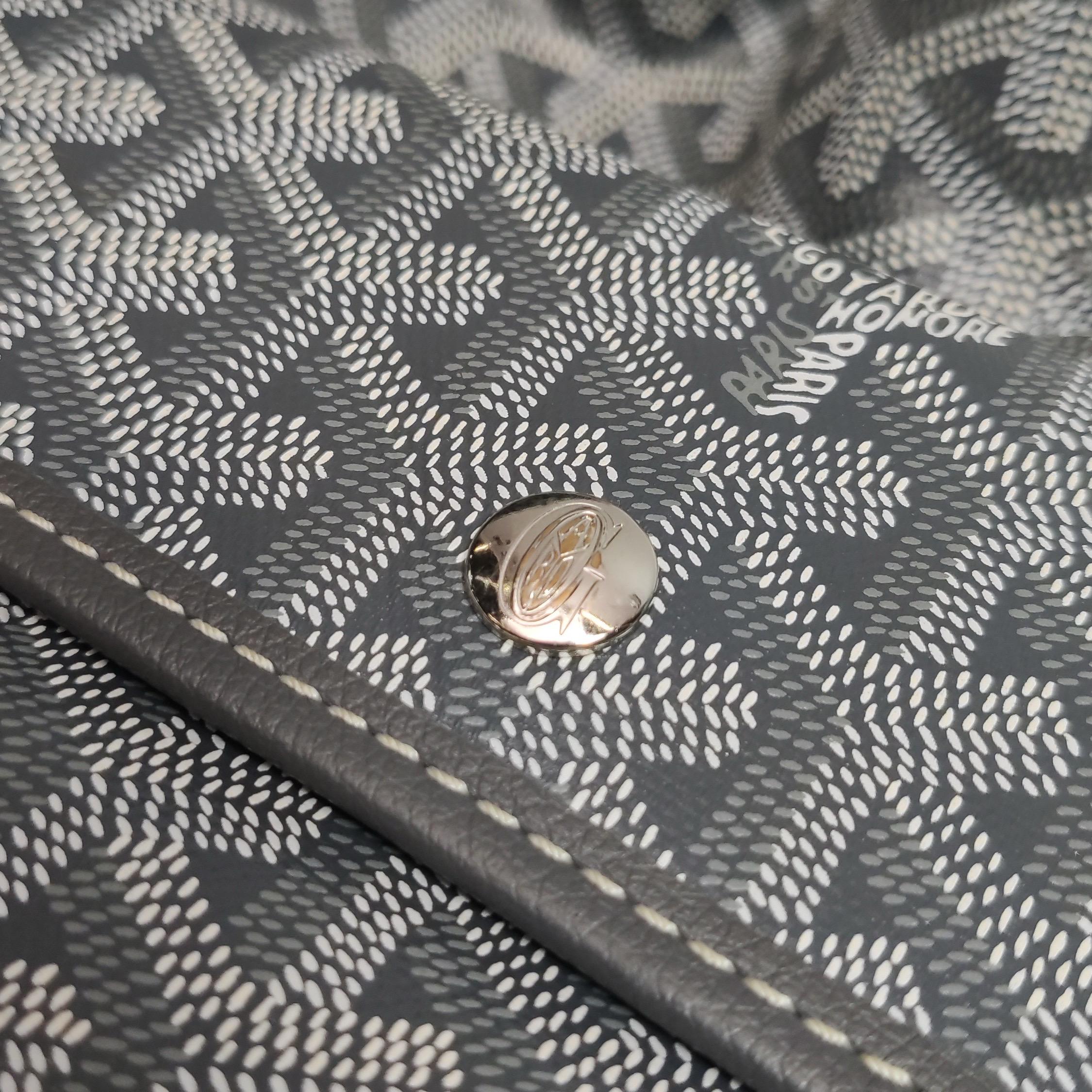 Goyard Boheme Hobo Shoulder Bag Grey 2023 in vendita 8