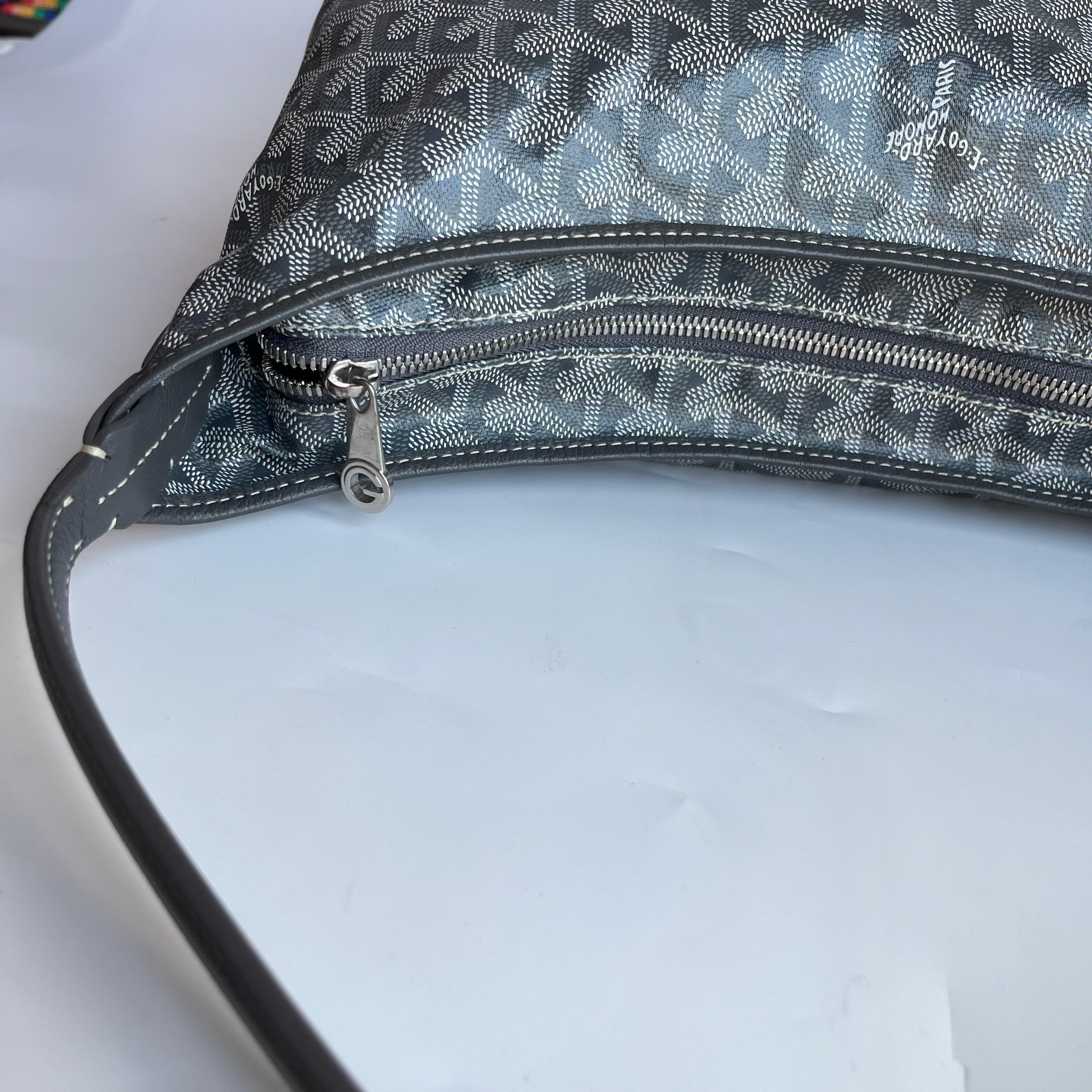 Goyard Boheme Hobo Shoulder Bag Grey 2023 in vendita 16