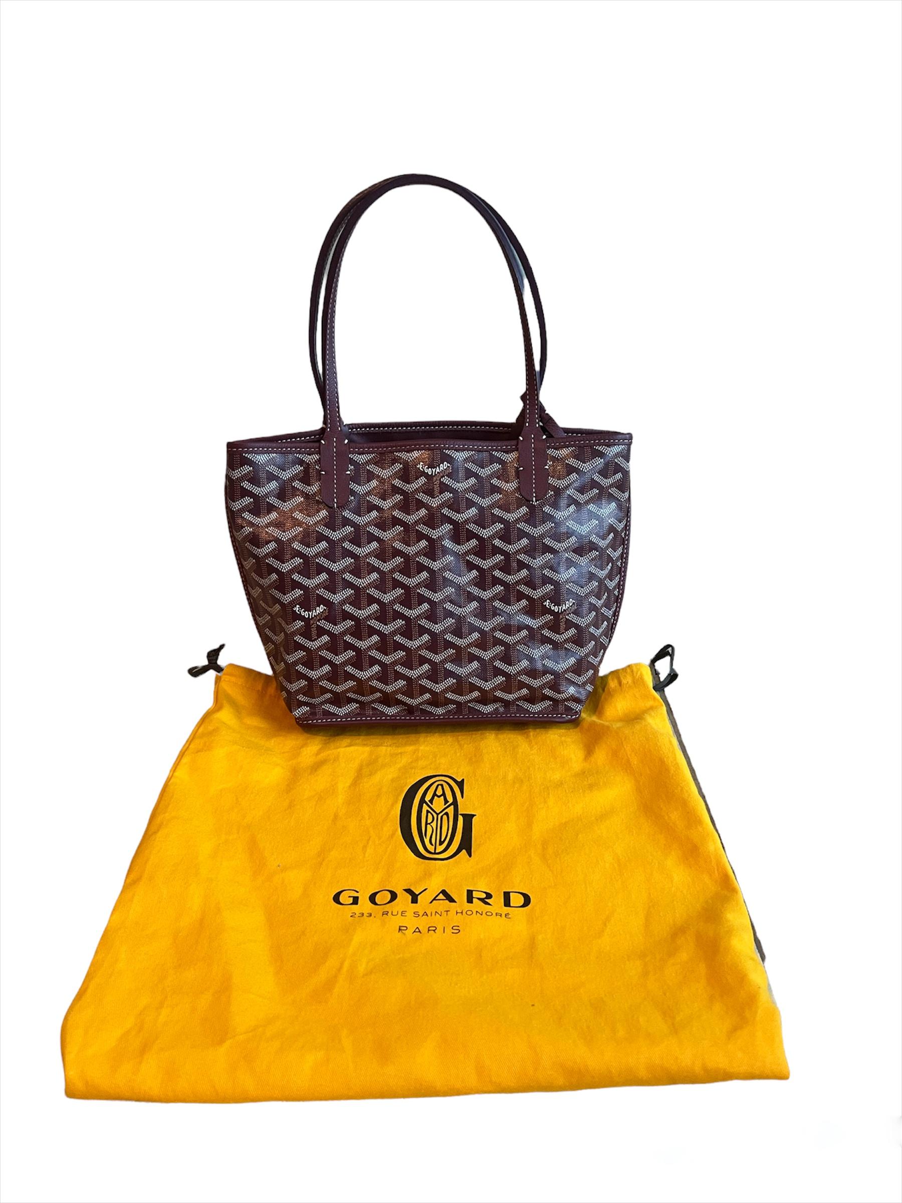 Goyard Burgundy Anjou Mini Shoulder Tote Handbag In Excellent Condition For Sale In Beverly Hills, CA