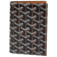 Porte-passeport Goyard Grenelle en toile enduite brun foncé