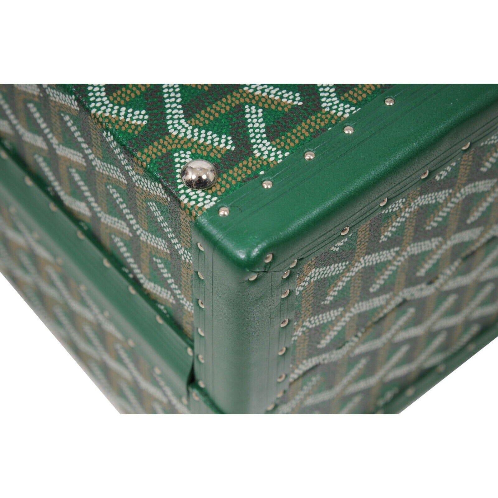 Goyard Ecuelle De Voyage Green Hard Sided Display Travel Trunk Case Dog Pet Bowl (écuelle de voyage verte) Unisexe en vente