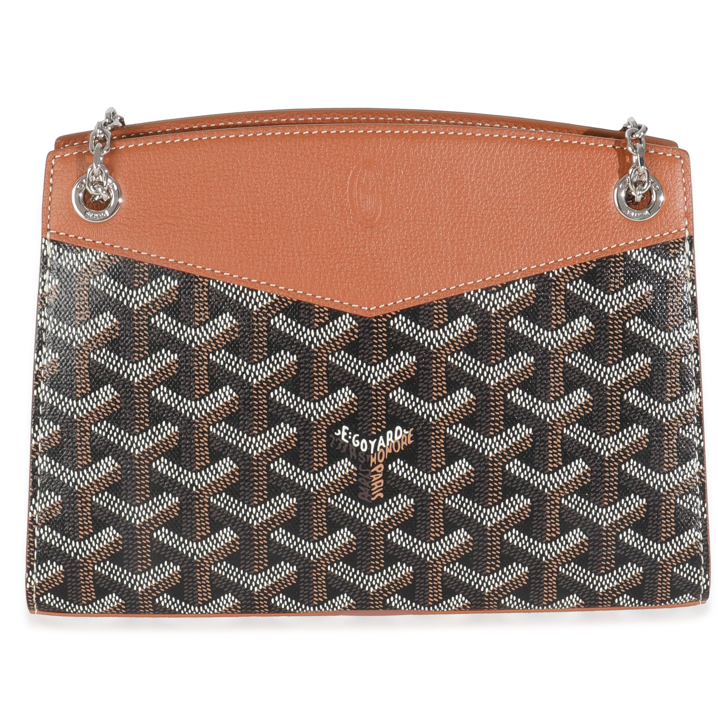 Titolo dell'elenco: Goyard Oro Nero Tela Goyard Mini Rouette Struttura
SKU: 146585
Condizioni: Usato 
Descrizione delle condizioni: Il caratteristico motivo Goyard ha conquistato silenziosamente la scena della moda di lusso. Un marchio storico che