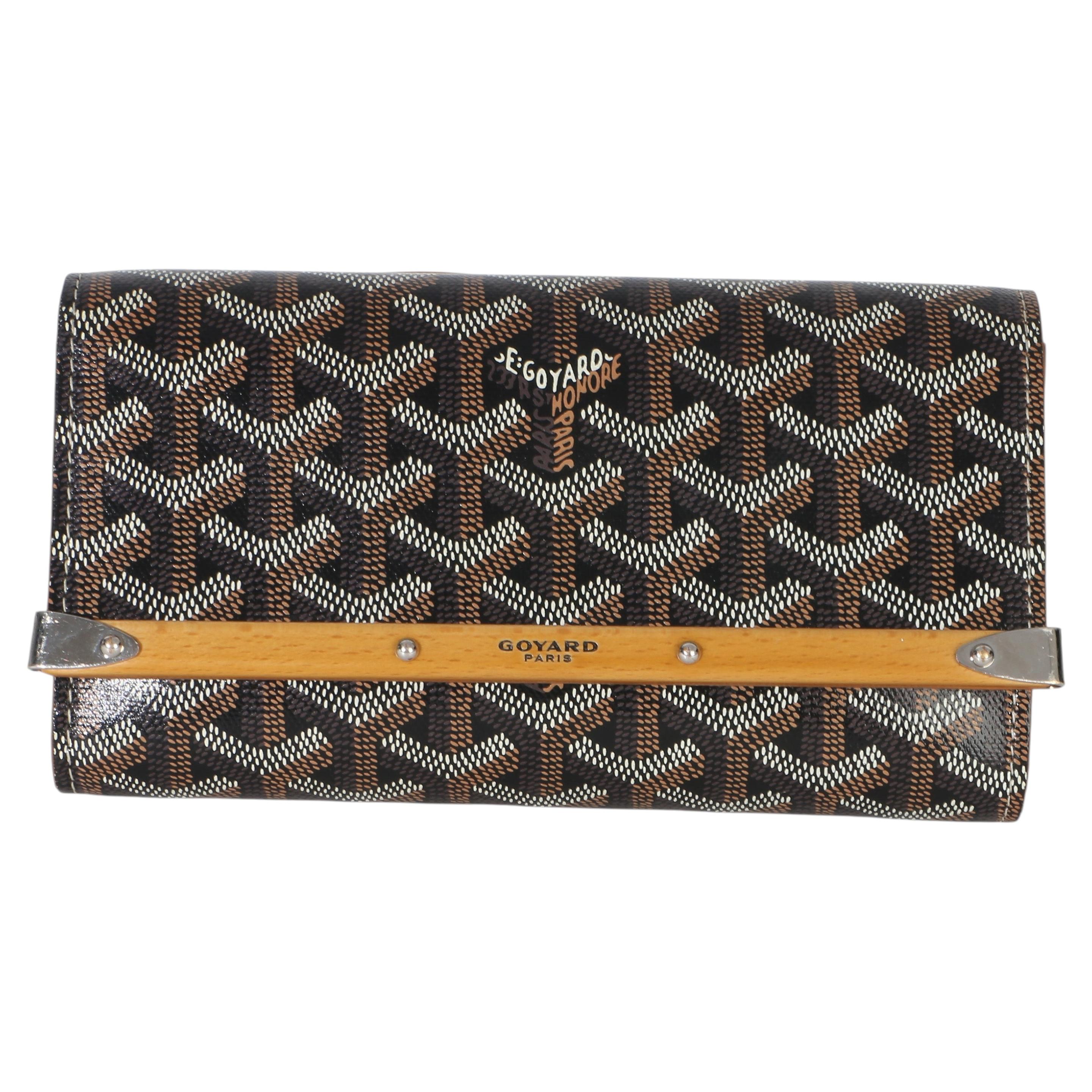 How do you spot a fake Goyard?
