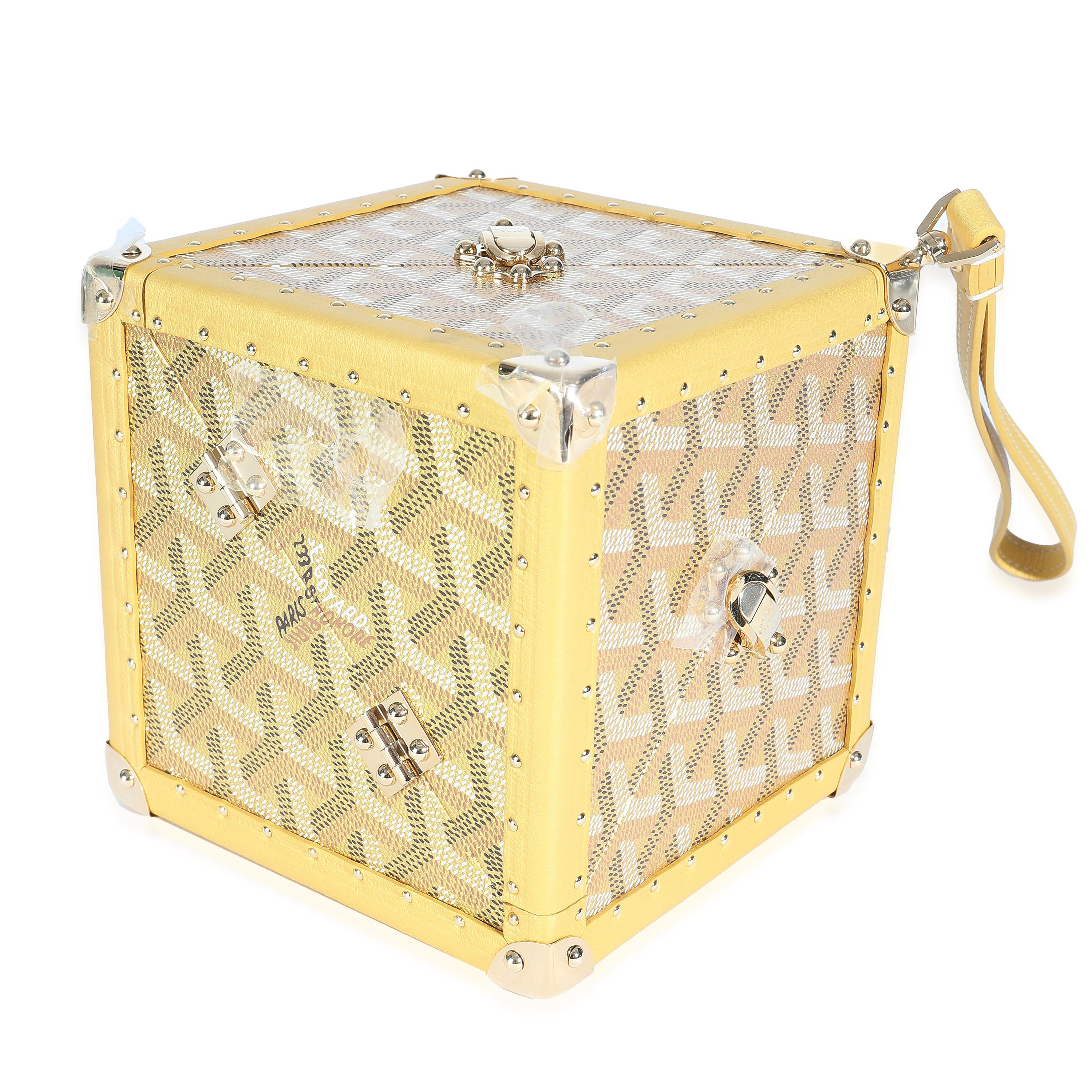 Or Goyard Gold Goyardine Canvas De Trunk Bag en vente