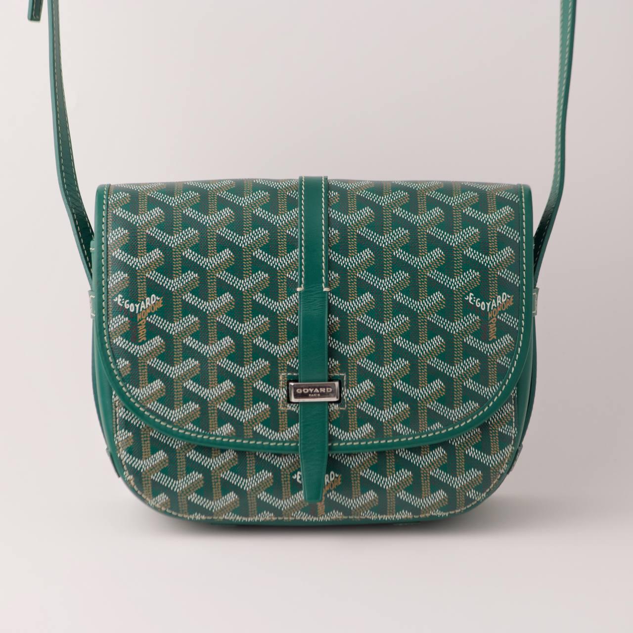 SKU	33301344
Comes With	Dandelion Authenticity Guarantee Card Only
Model	Goyardine Belvedere
Serial Number	020***
Materials	Goyardine Canvas, Calfskin
Condition	Excellent
Other Info	Dimensions: Approximately 21cm x 17cm x