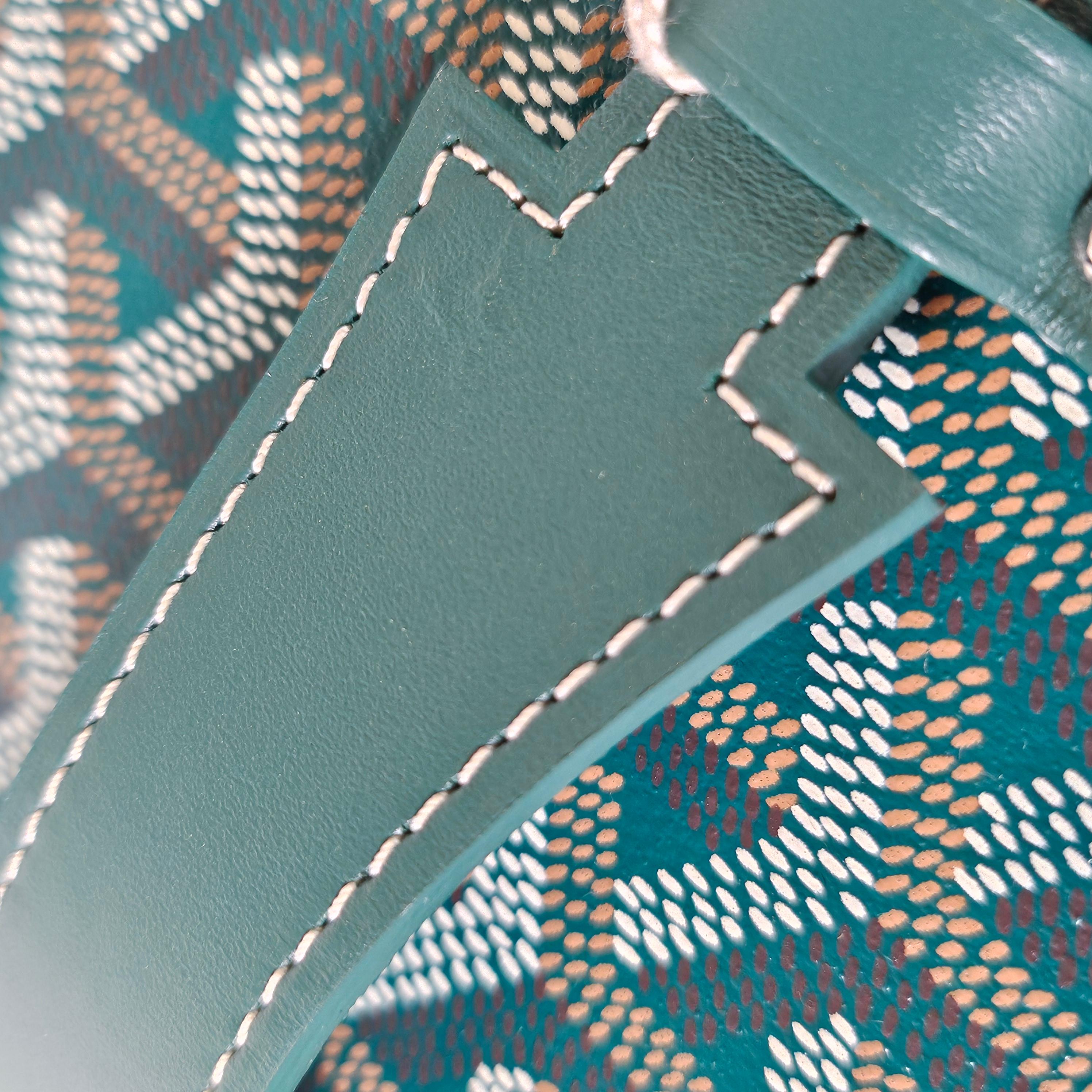 Goyard Goyardine Muse Vanity Case Green In Excellent Condition In Denver, CO