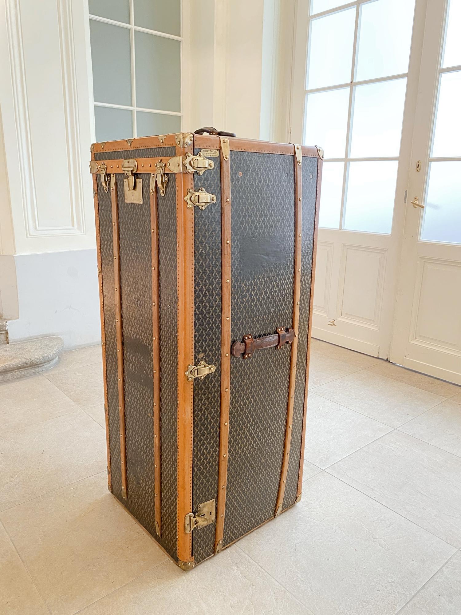 Français Malle d'armoire à vapeur Goyardine de Goyardine, 1912, France en vente